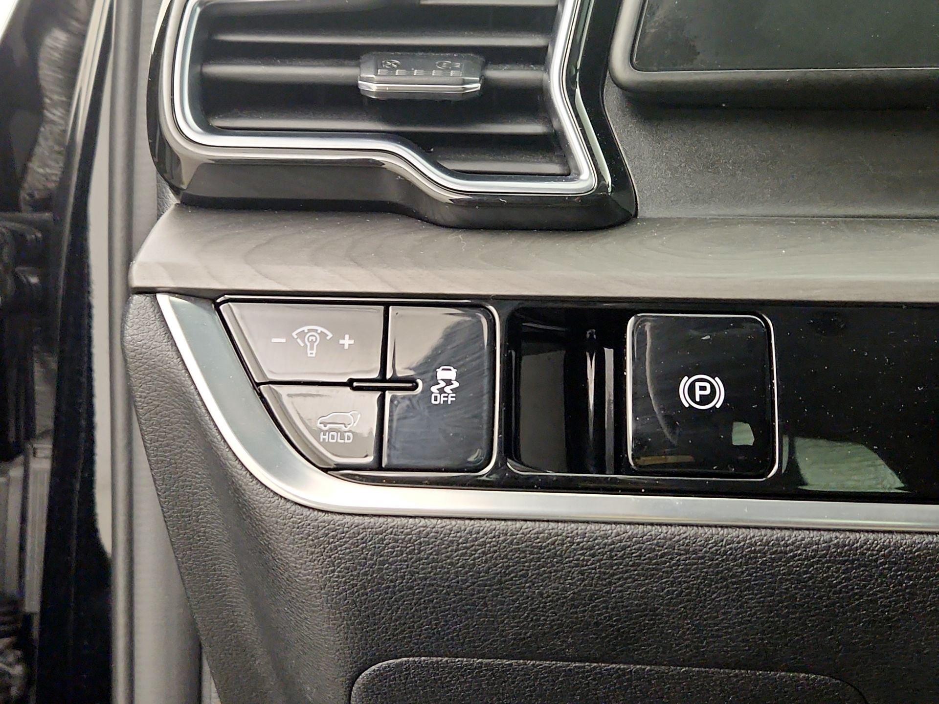 Thumbnail: 2023 Kia Sportage - 13