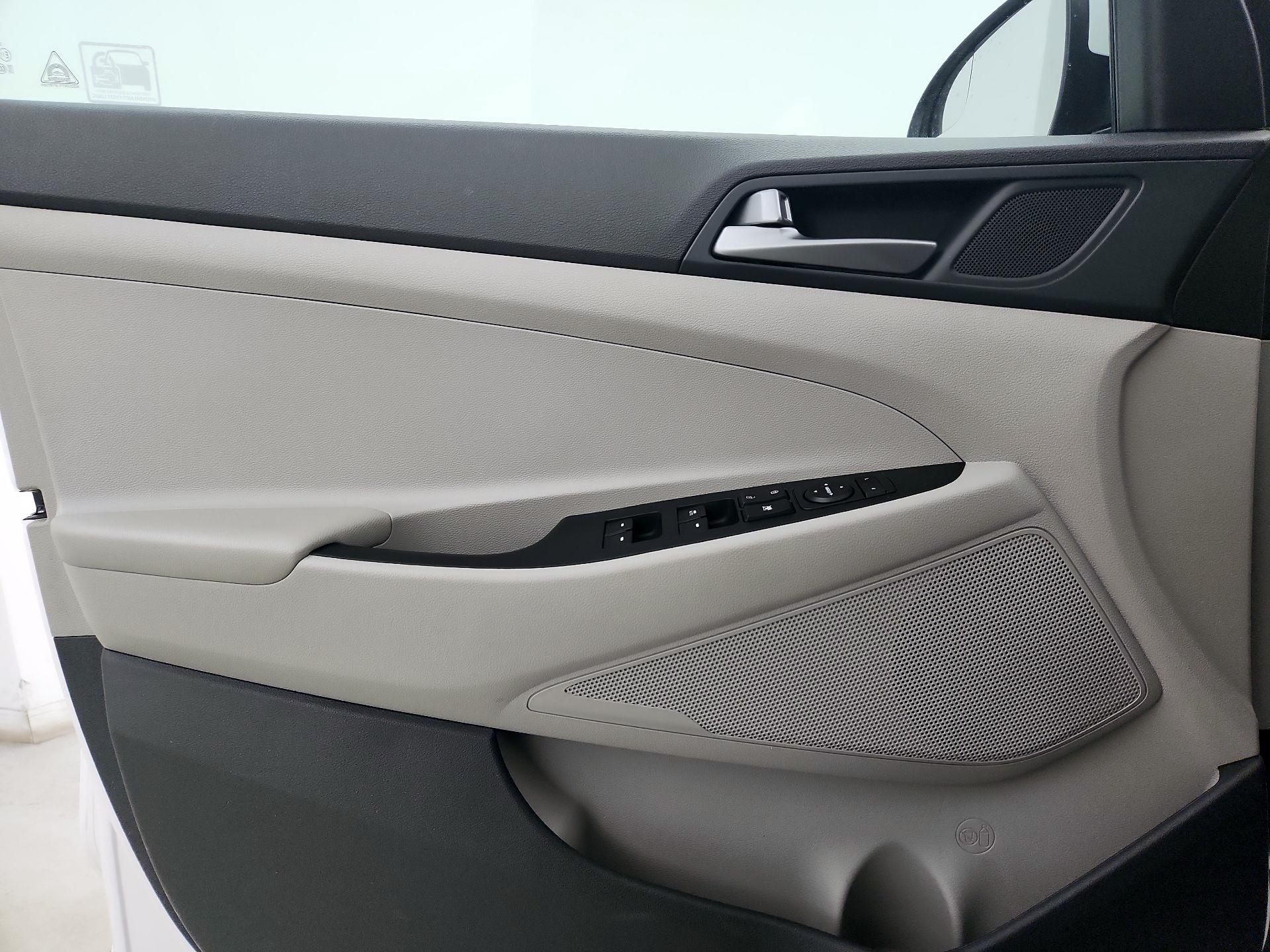 Thumbnail: 2017 Hyundai Tucson - 12