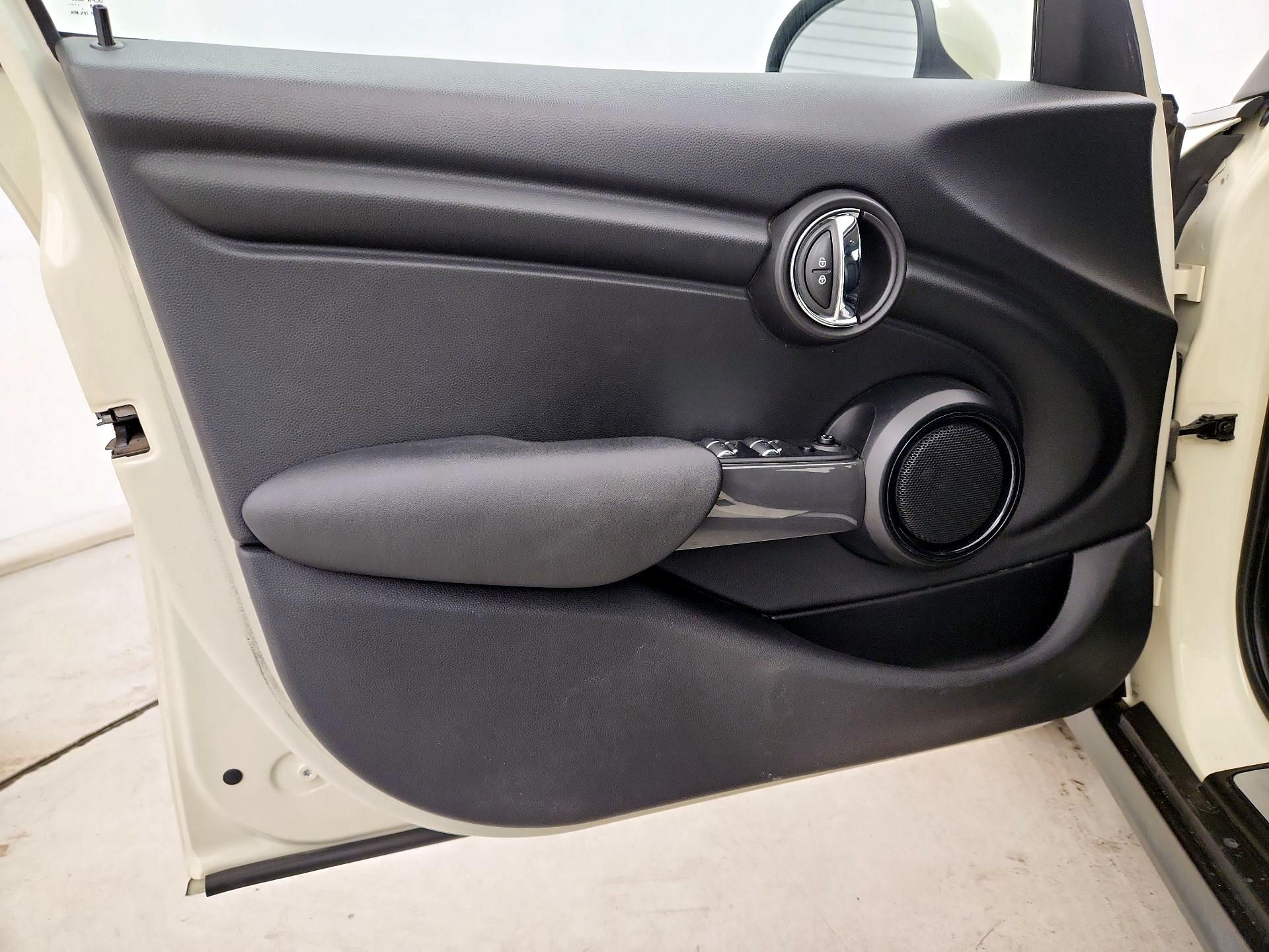 Thumbnail: 2018 MINI Cooper Hardtop - 12