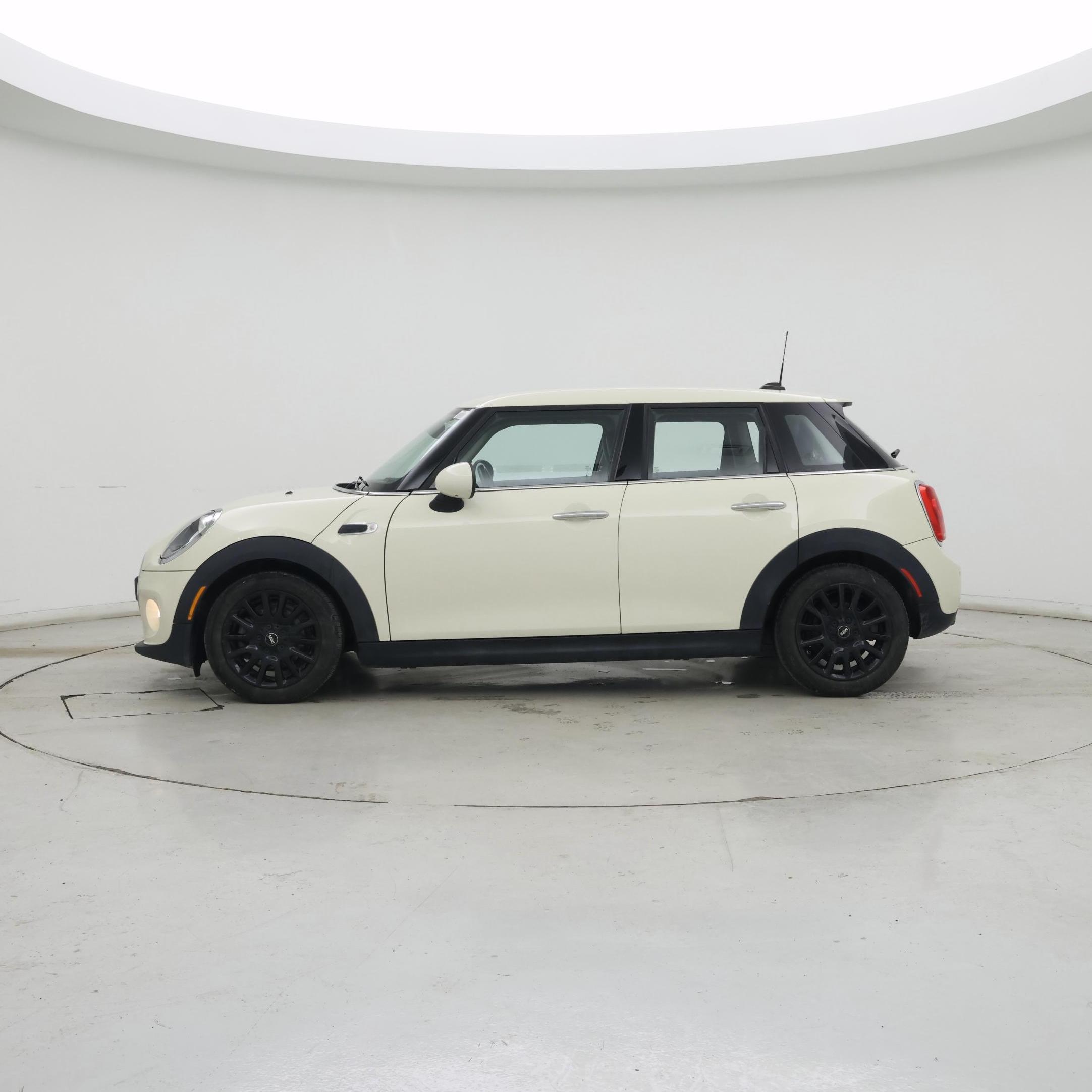 Thumbnail: 2018 MINI Cooper Hardtop - 3