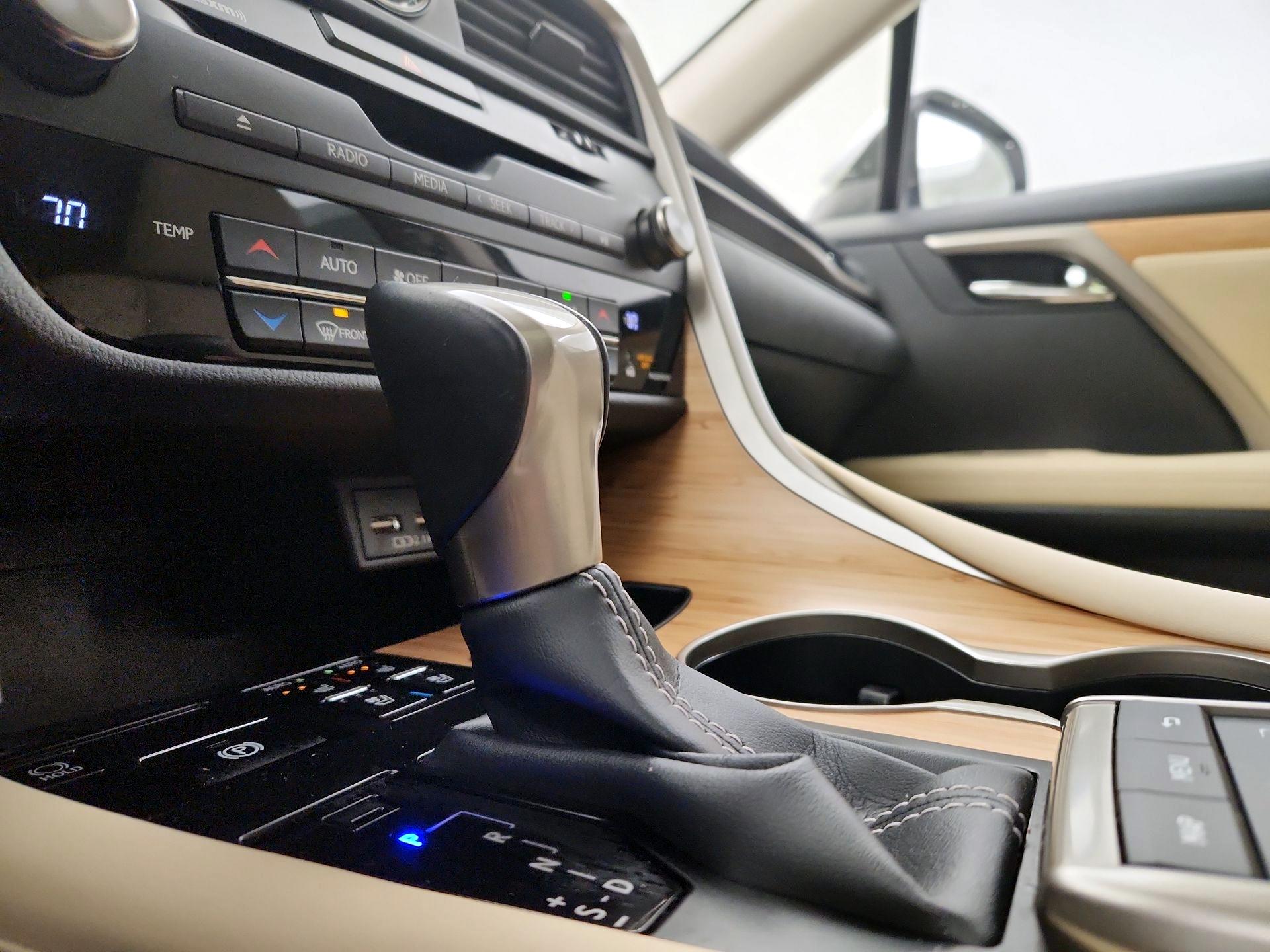 Thumbnail: 2022 Lexus RX - 18