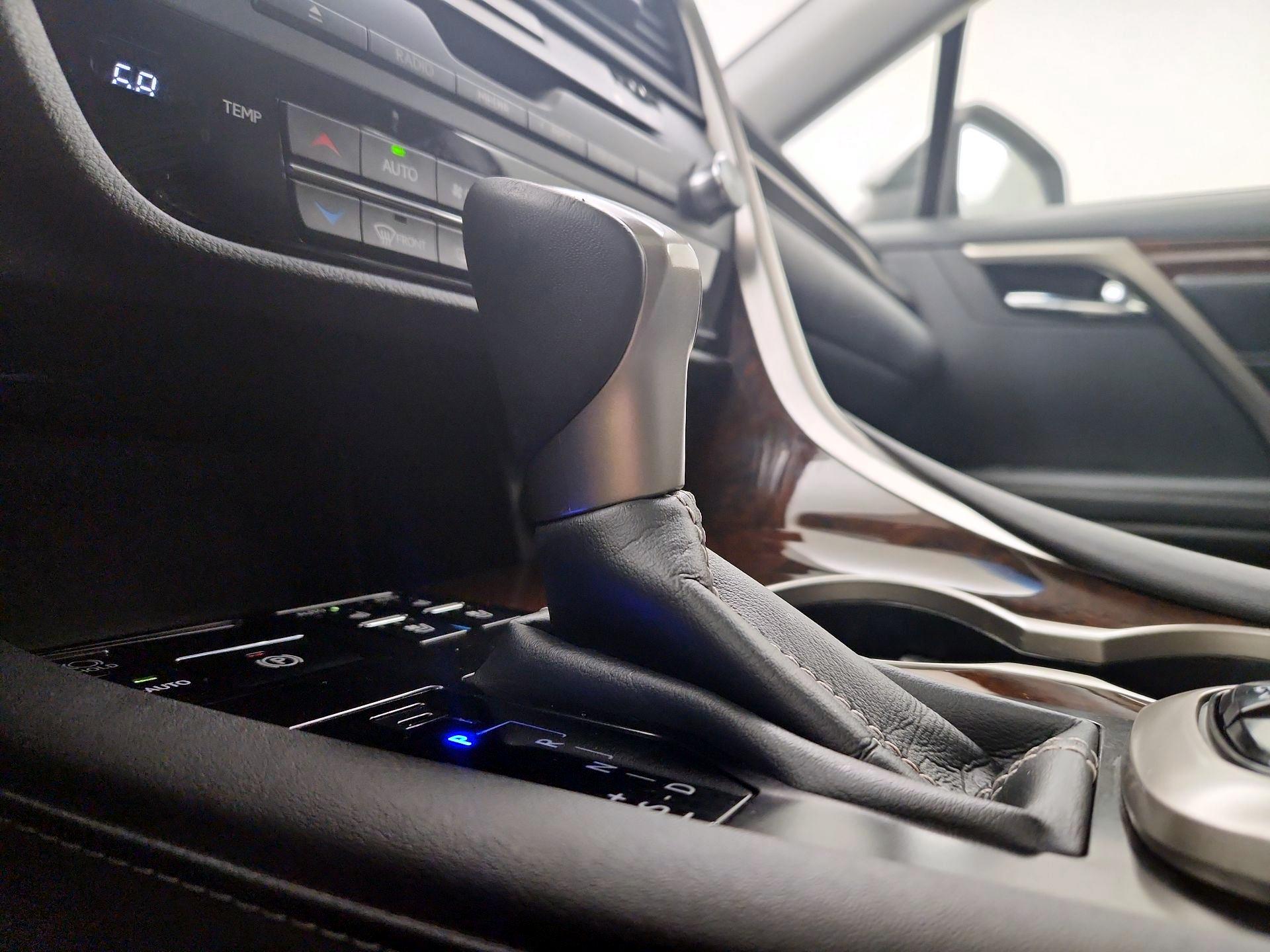 Thumbnail: 2018 Lexus RX - 18