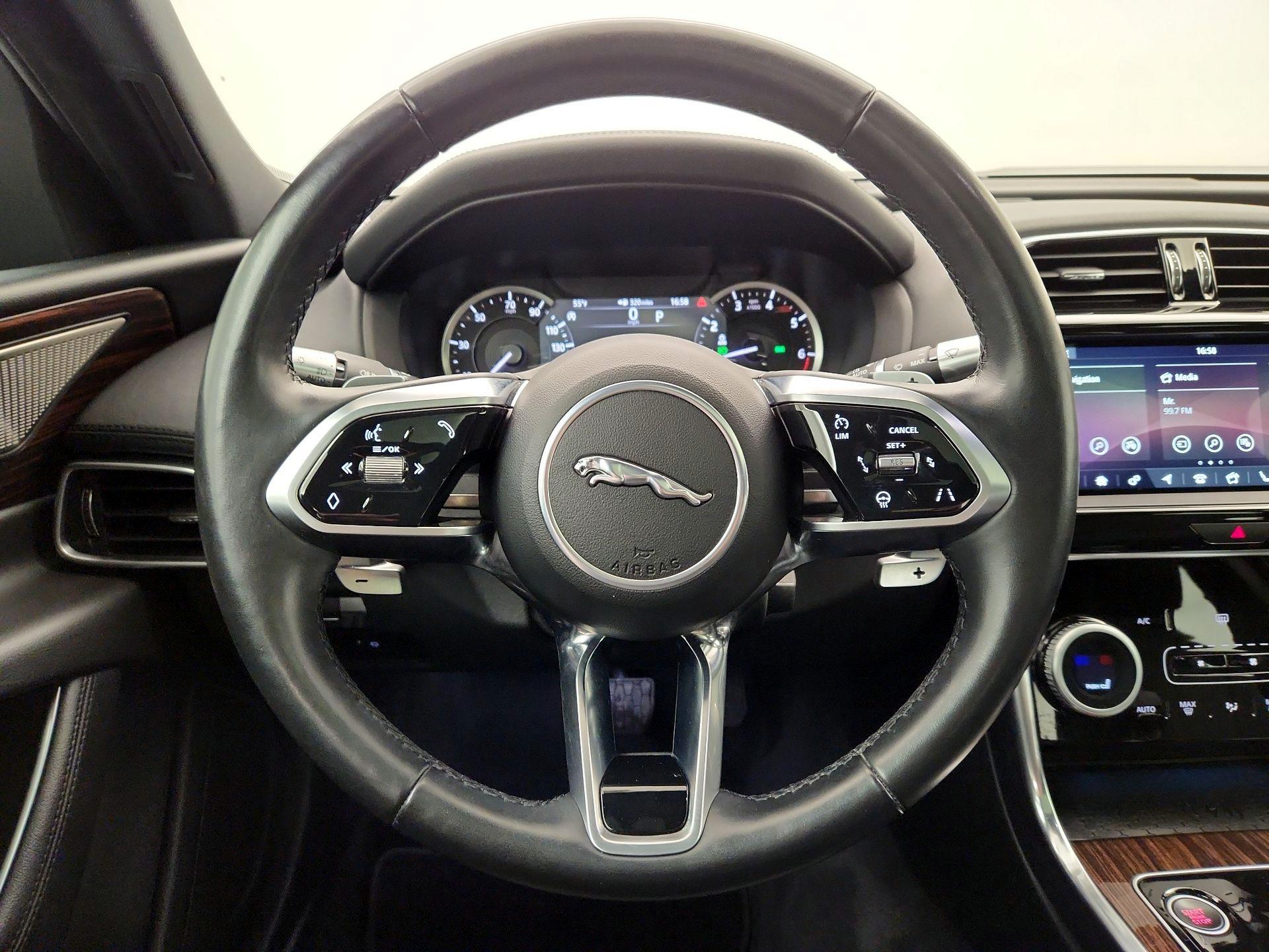 Thumbnail: 2020 Jaguar XE - 10