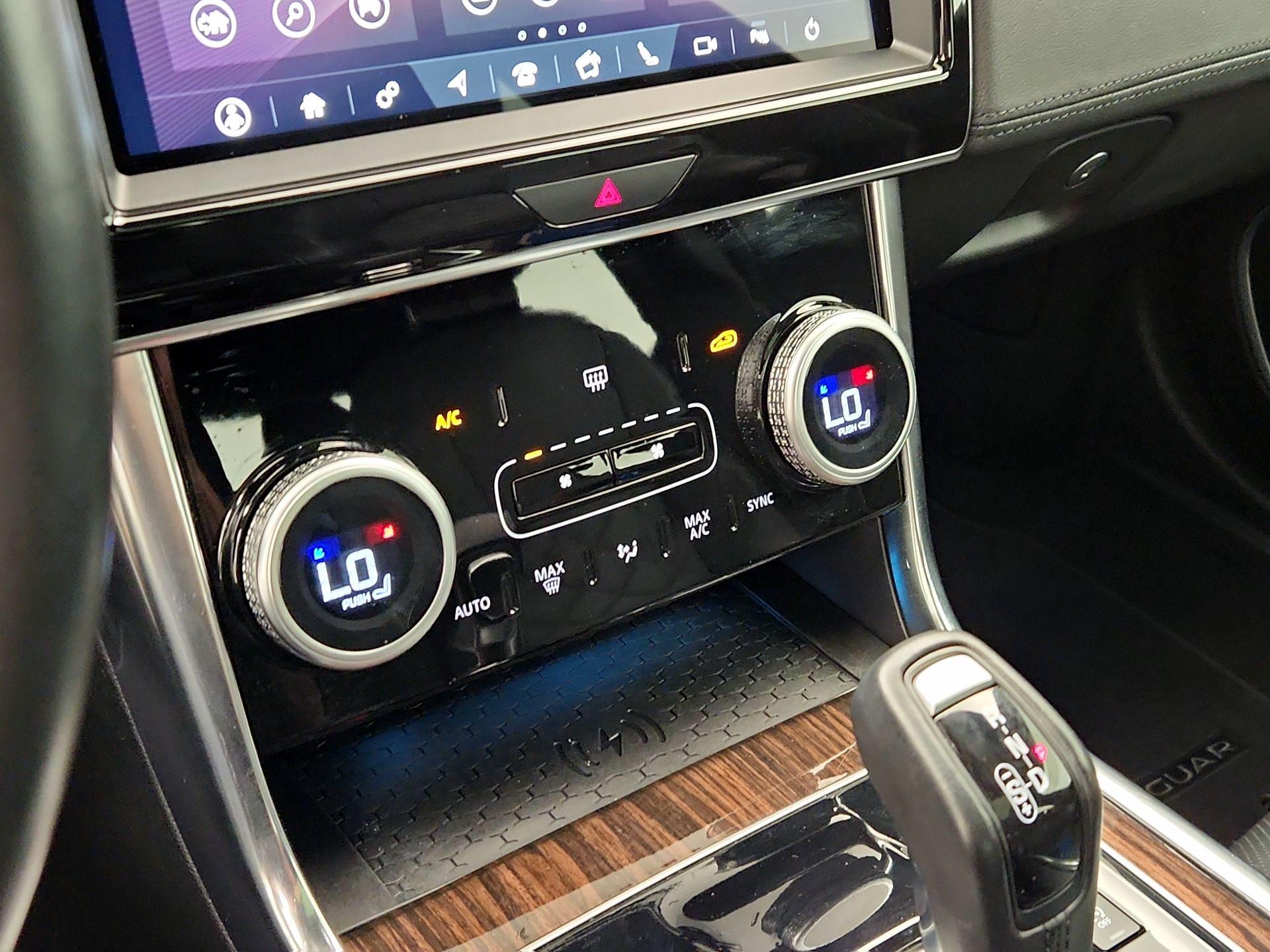 Thumbnail: 2020 Jaguar XE - 17