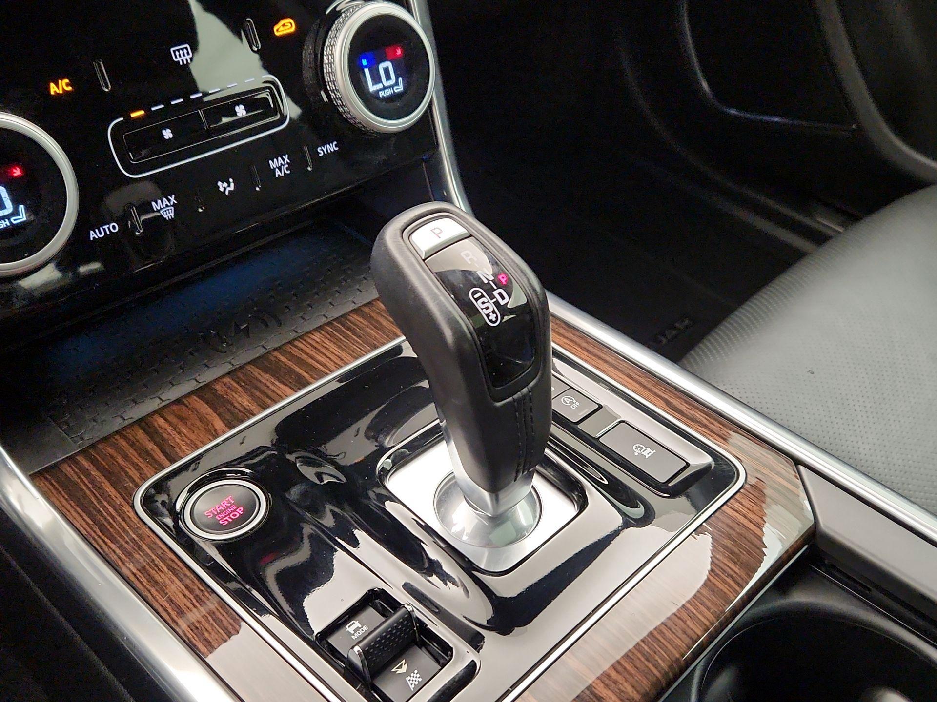 Thumbnail: 2020 Jaguar XE - 18