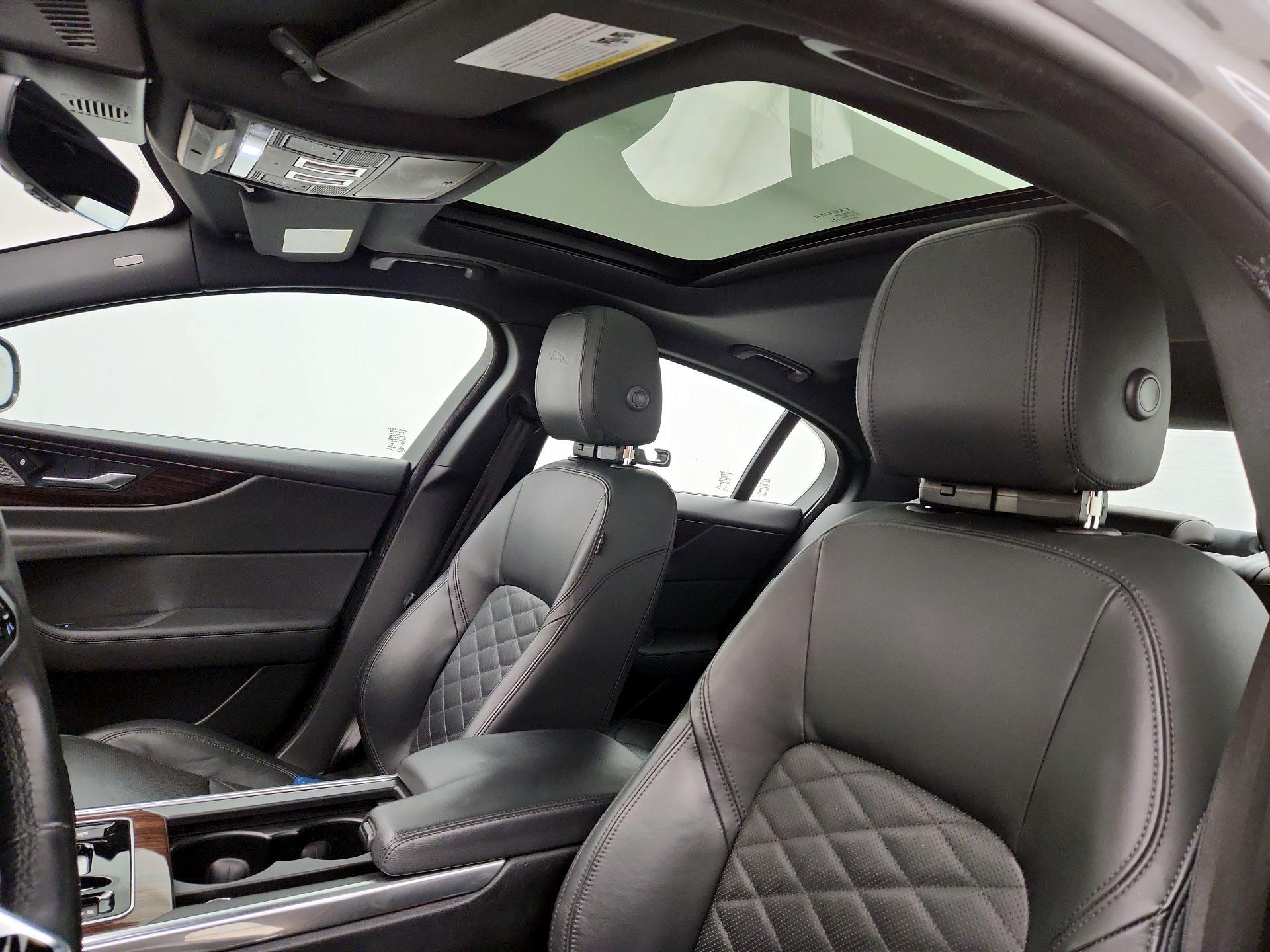 Thumbnail: 2020 Jaguar XE - 20