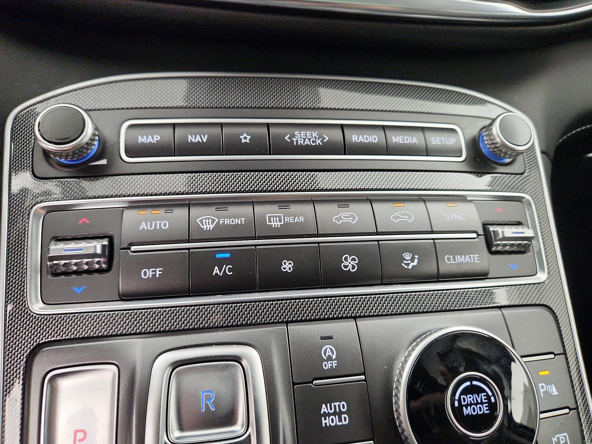 Thumbnail: 2022 Hyundai Santa Fe - 17