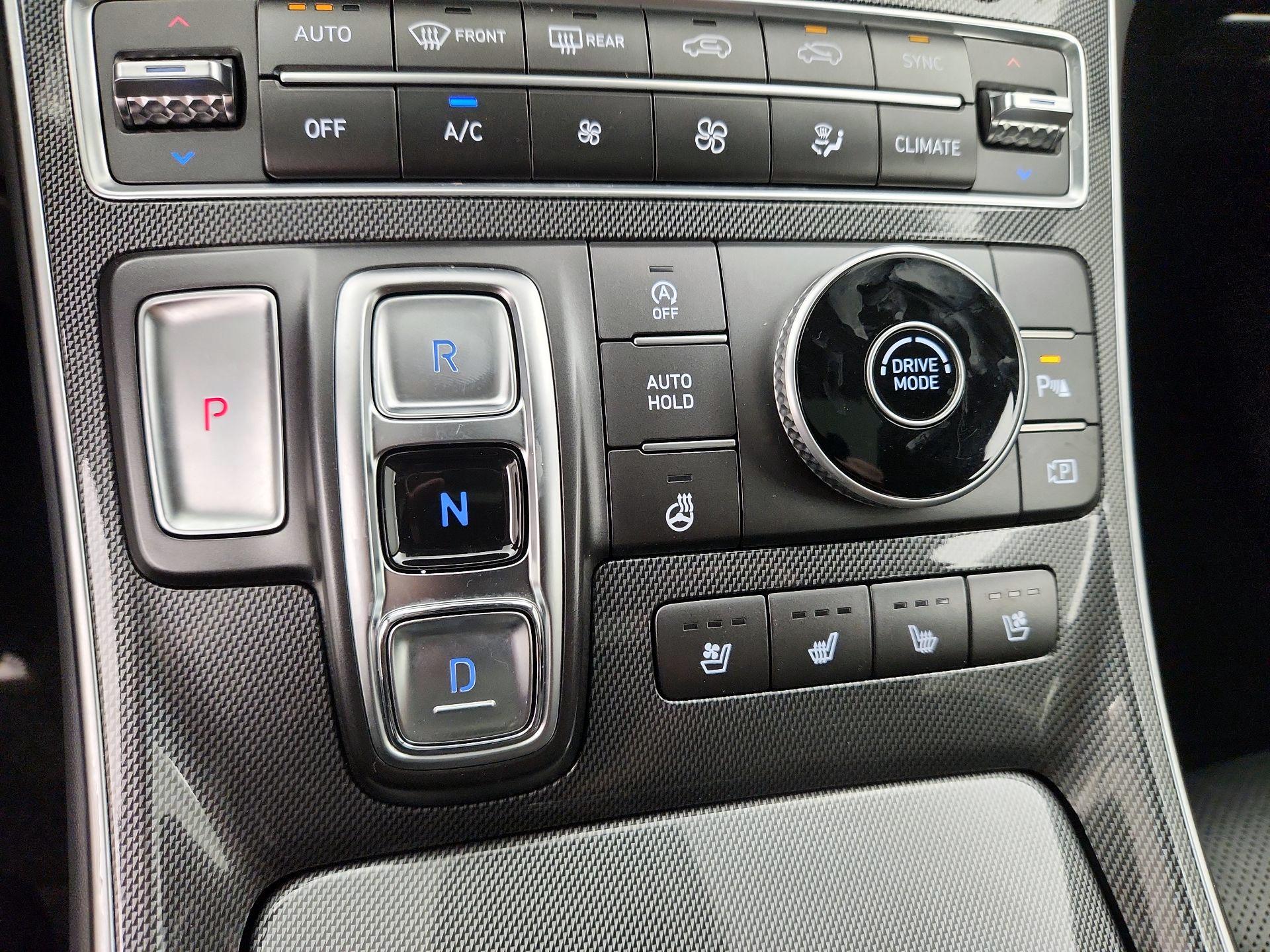 Thumbnail: 2022 Hyundai Santa Fe - 18