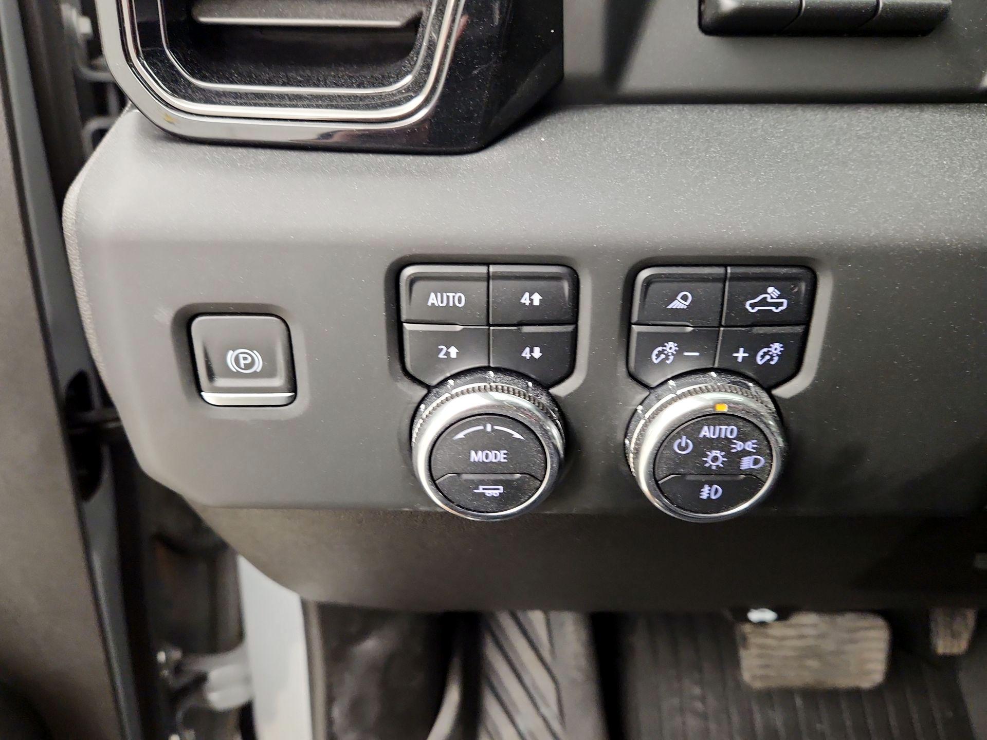 Thumbnail: 2024 GMC Sierra 2500 - 13