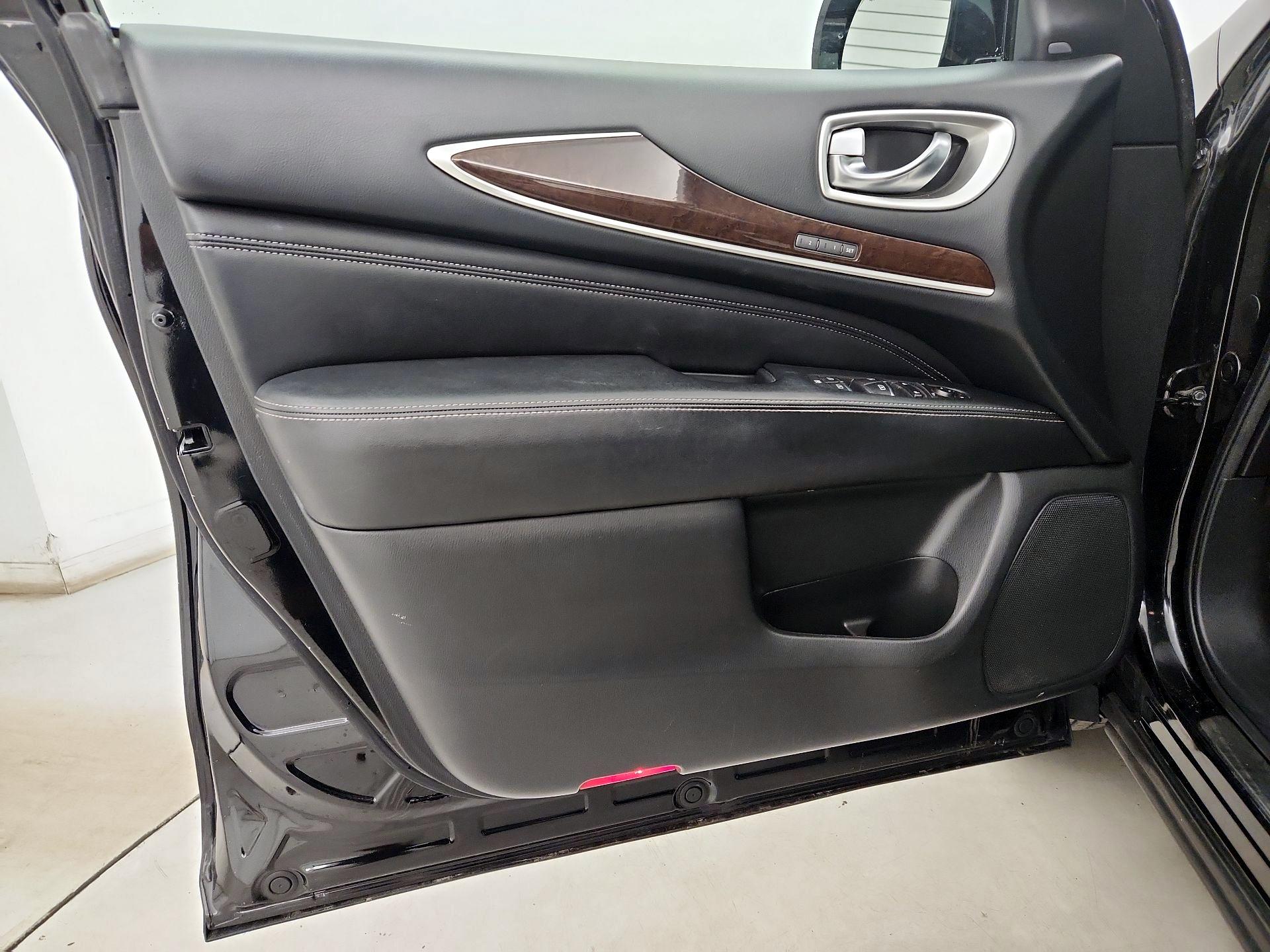 Thumbnail: 2016 INFINITI QX60 - 12