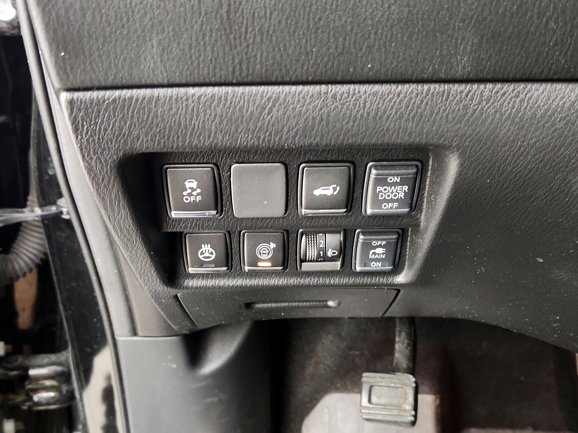 Thumbnail: 2016 INFINITI QX60 - 13