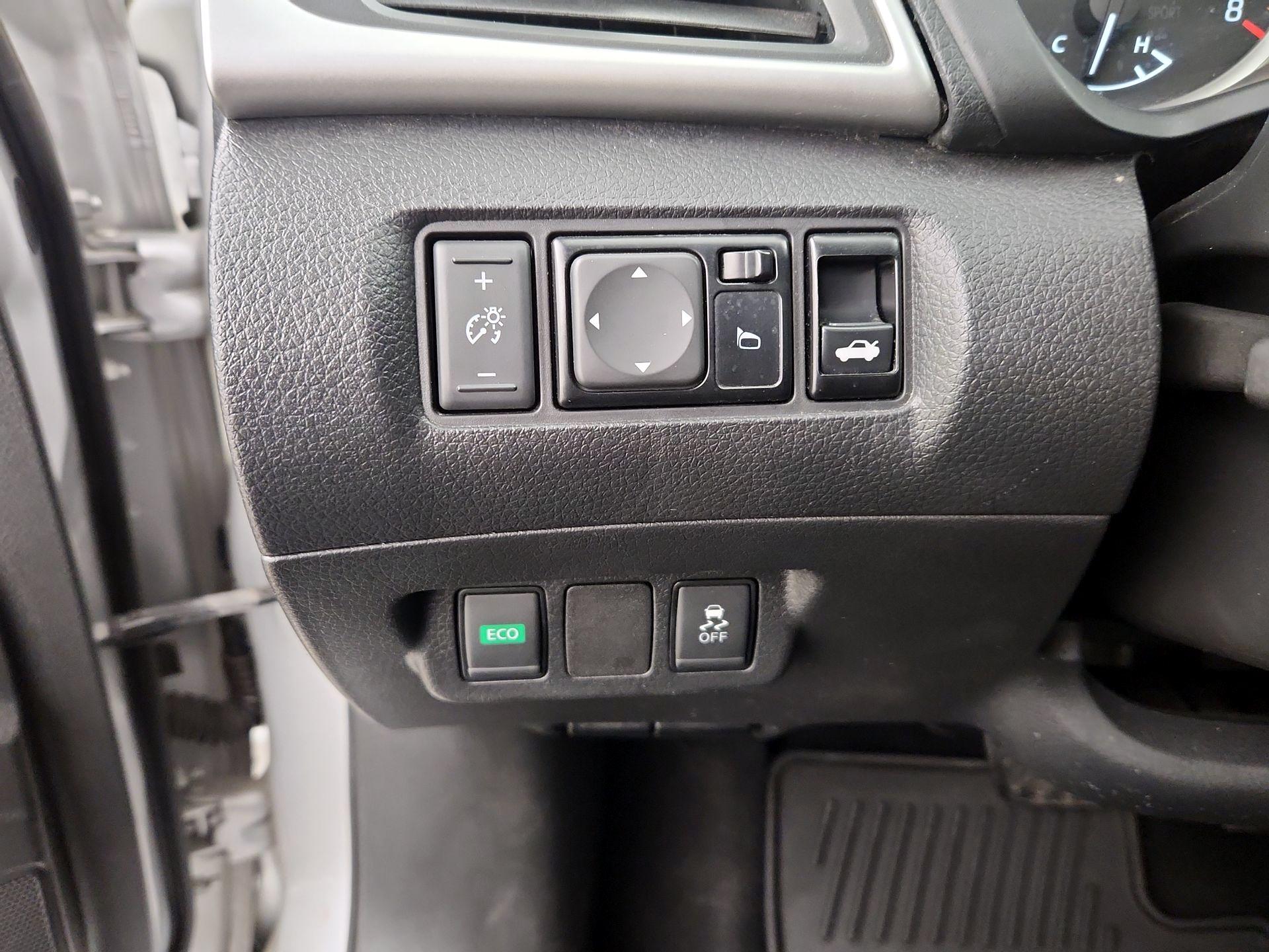 Thumbnail: 2019 Nissan Sentra - 13