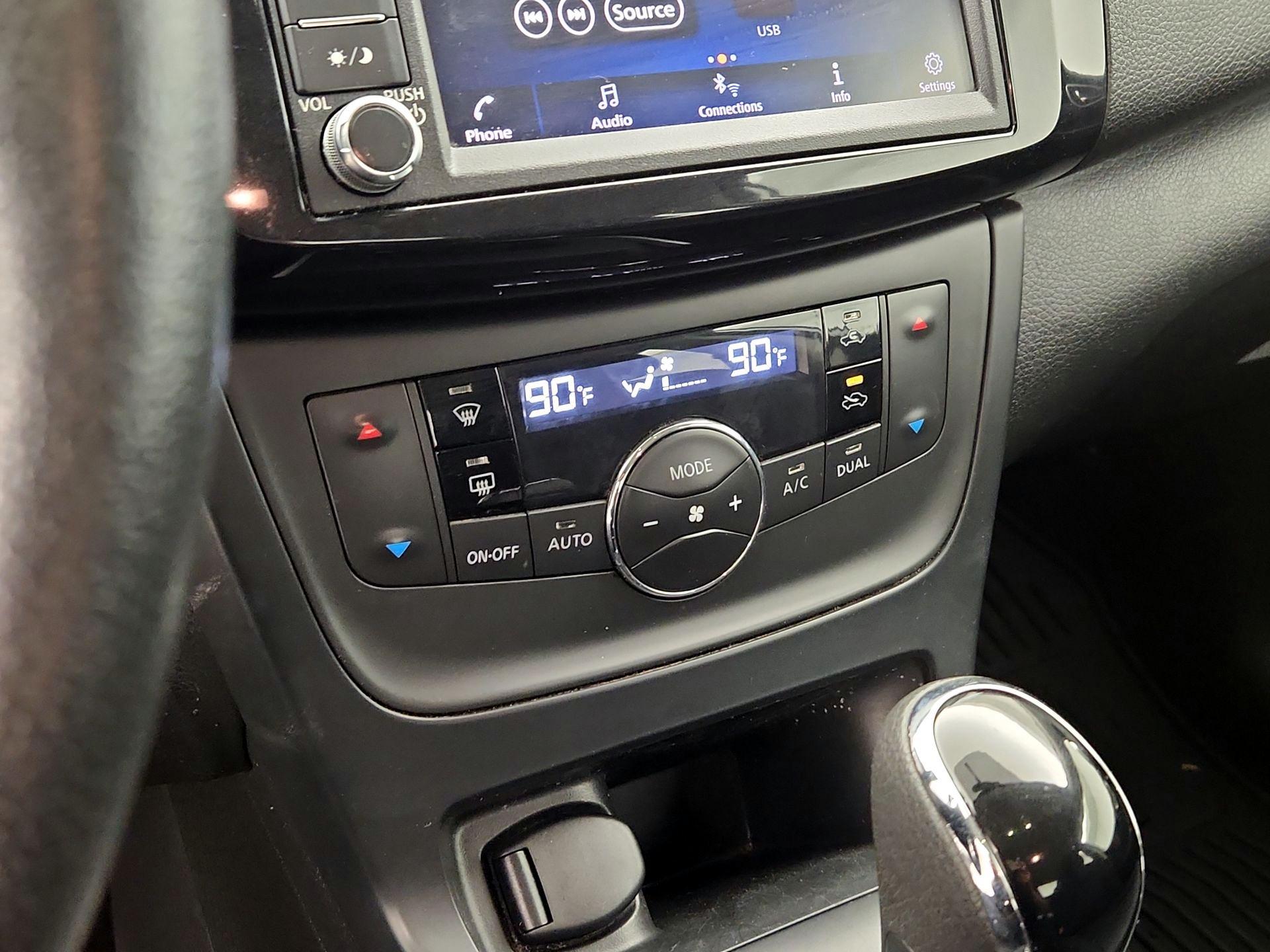 Thumbnail: 2019 Nissan Sentra - 16