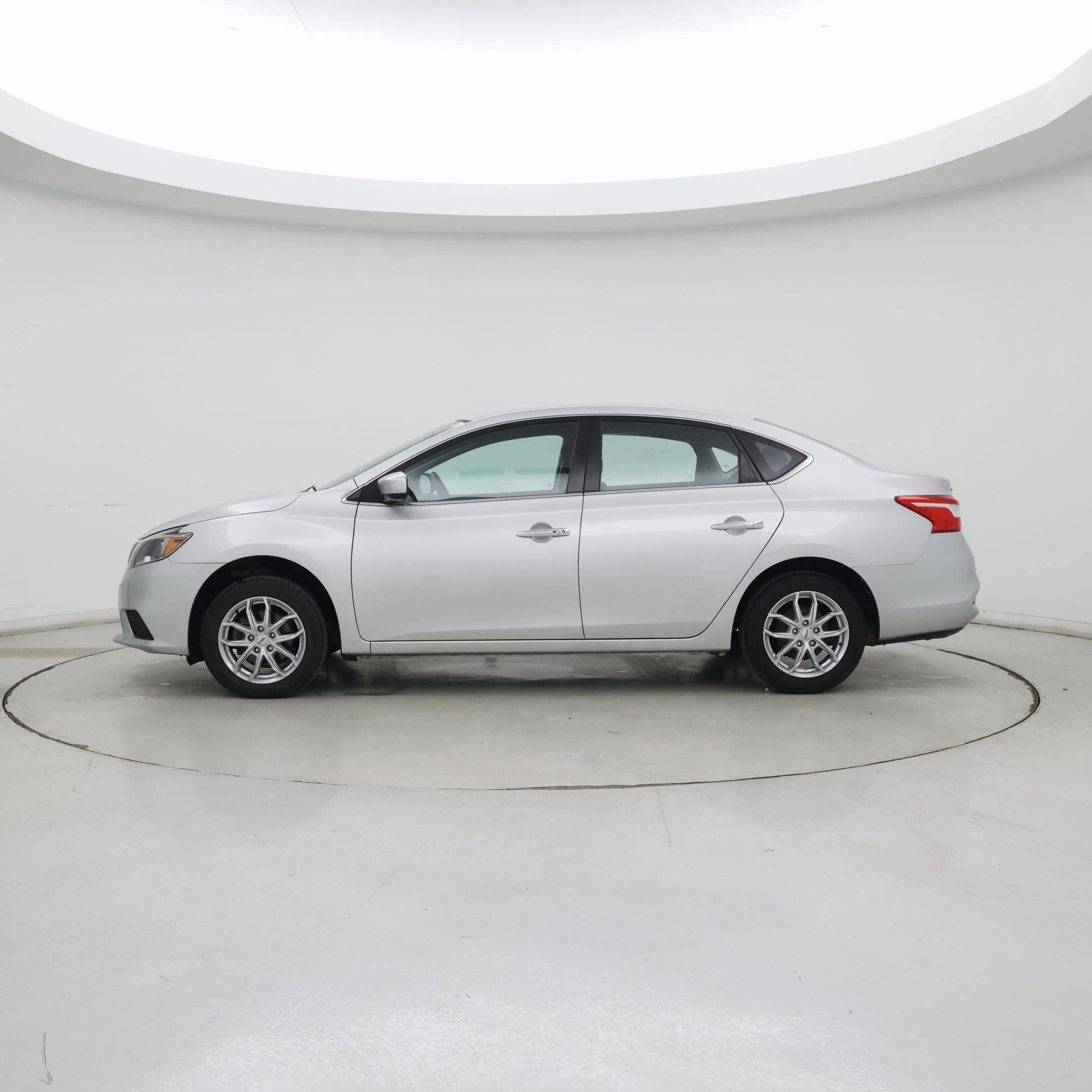 Thumbnail: 2019 Nissan Sentra - 3