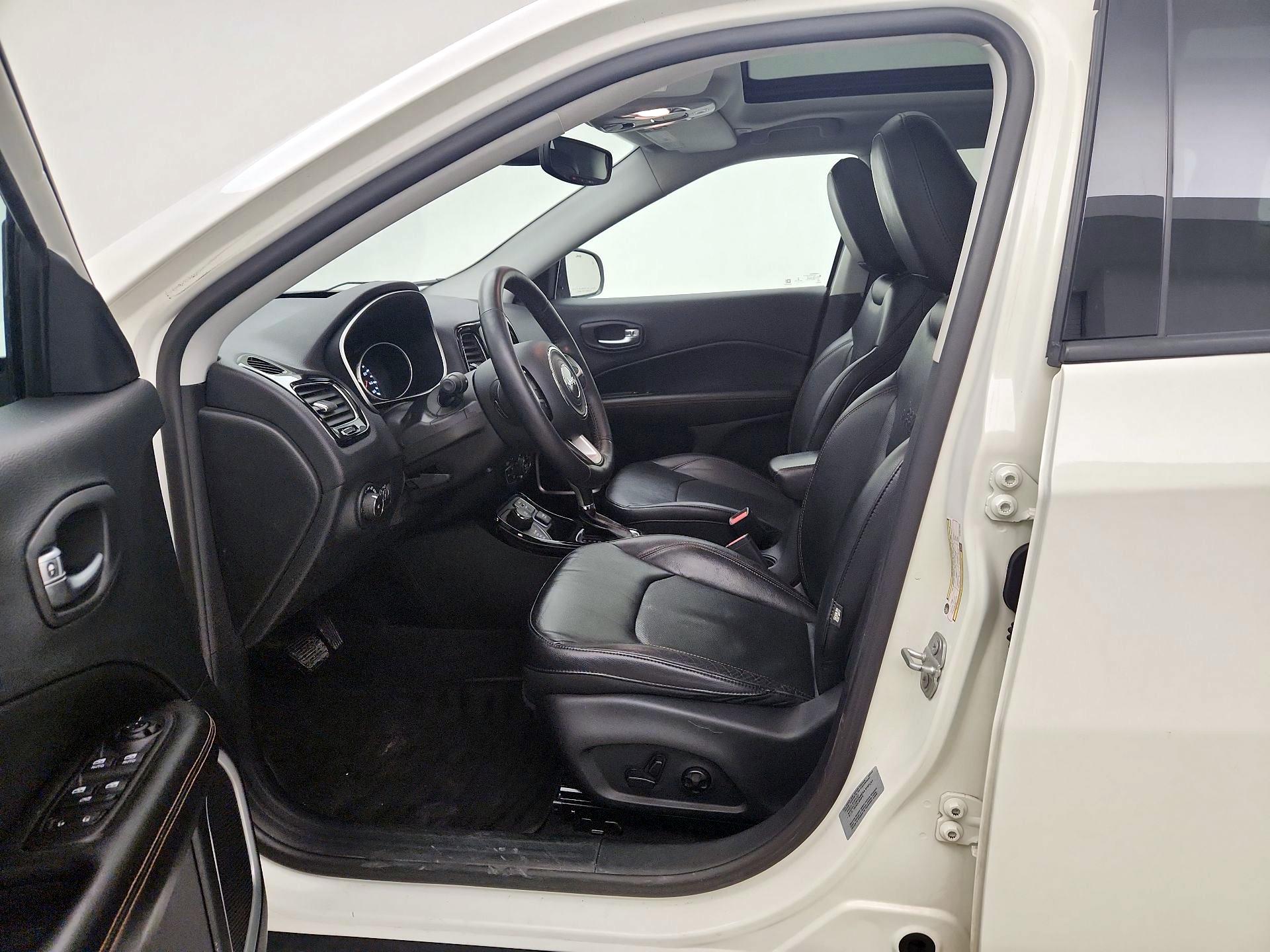 Thumbnail: 2017 Jeep Compass - 11