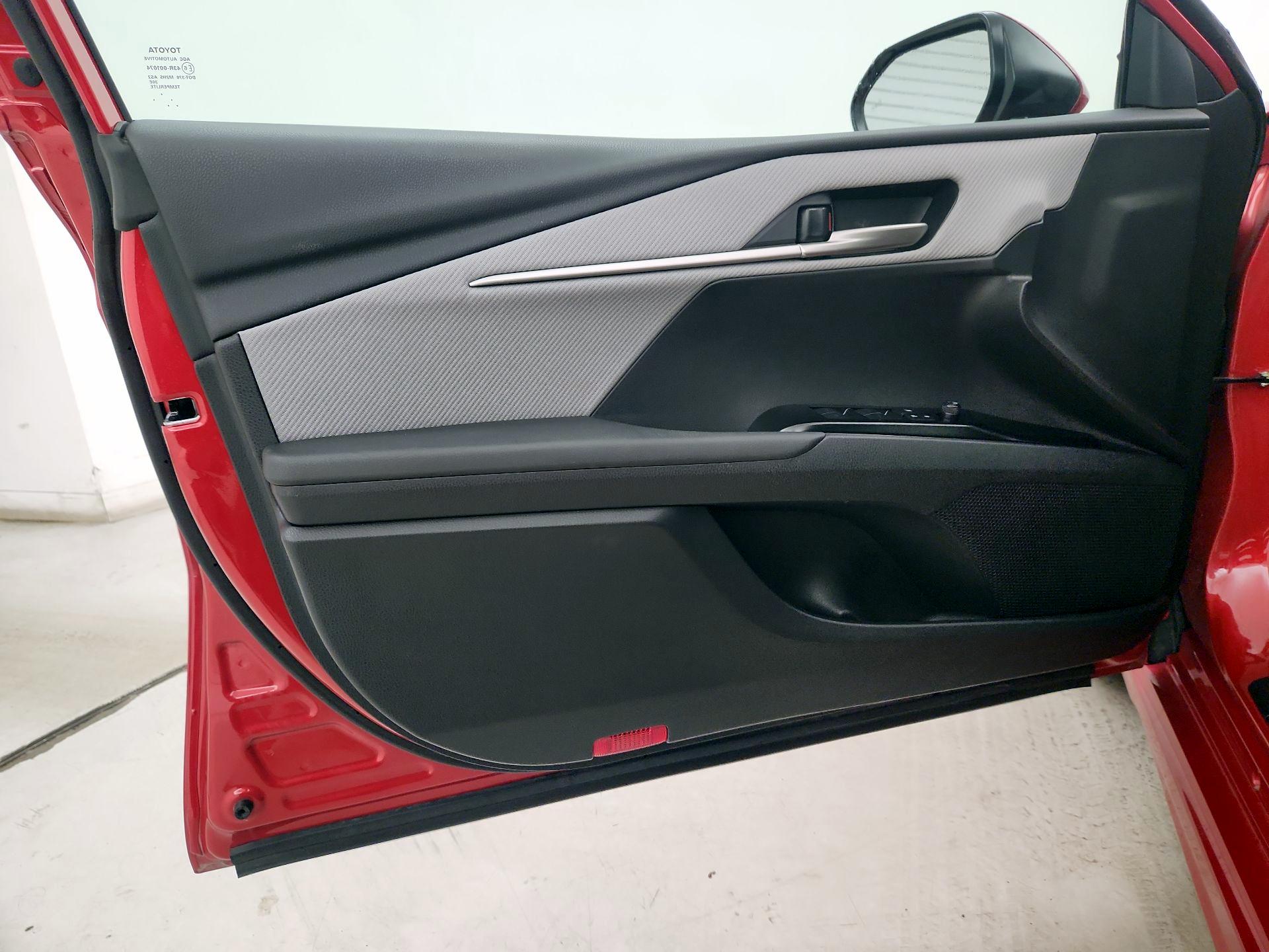 Thumbnail: 2025 Toyota Camry - 12