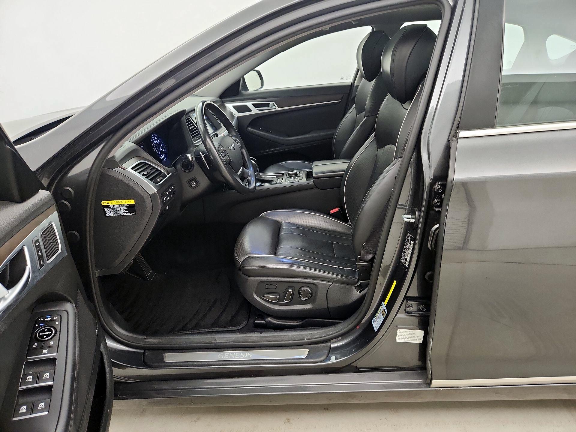 Thumbnail: 2017 Genesis G80 - 11