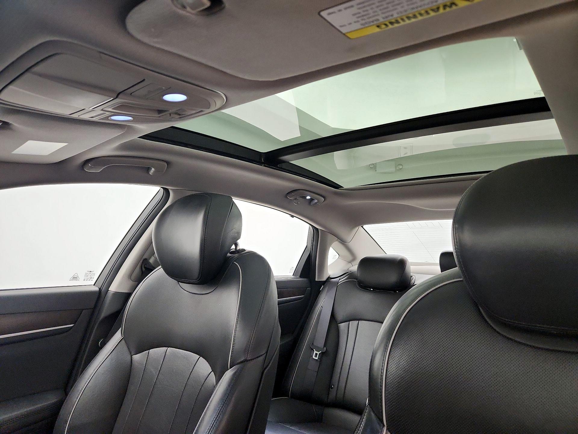 Thumbnail: 2017 Genesis G80 - 20