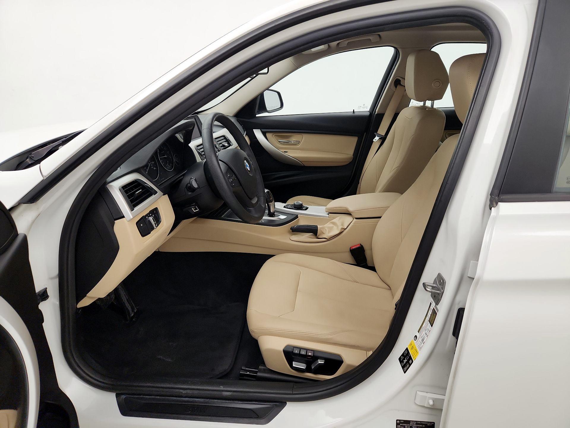 Thumbnail: 2018 BMW 3 Series - 11