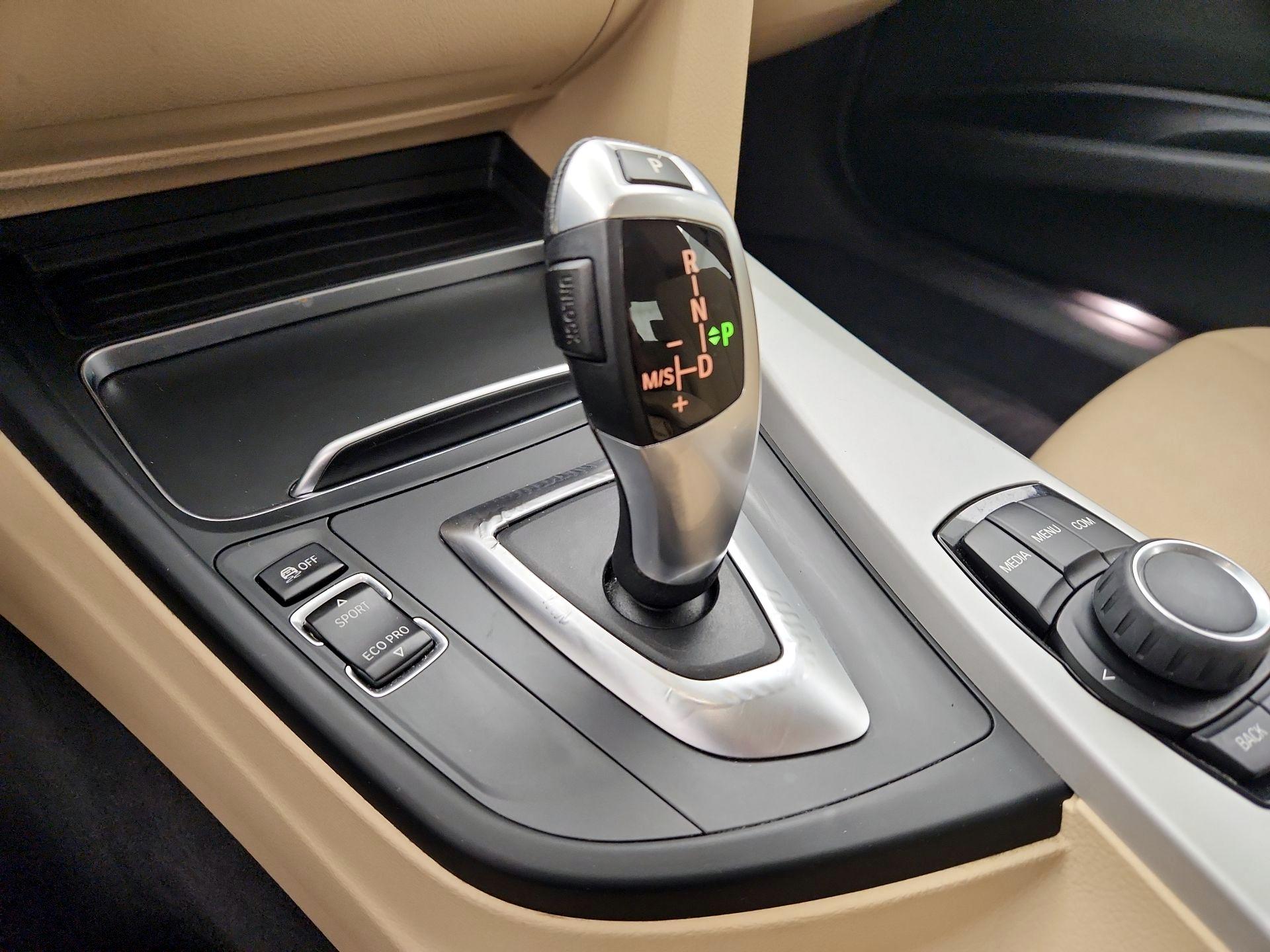 Thumbnail: 2018 BMW 3 Series - 17