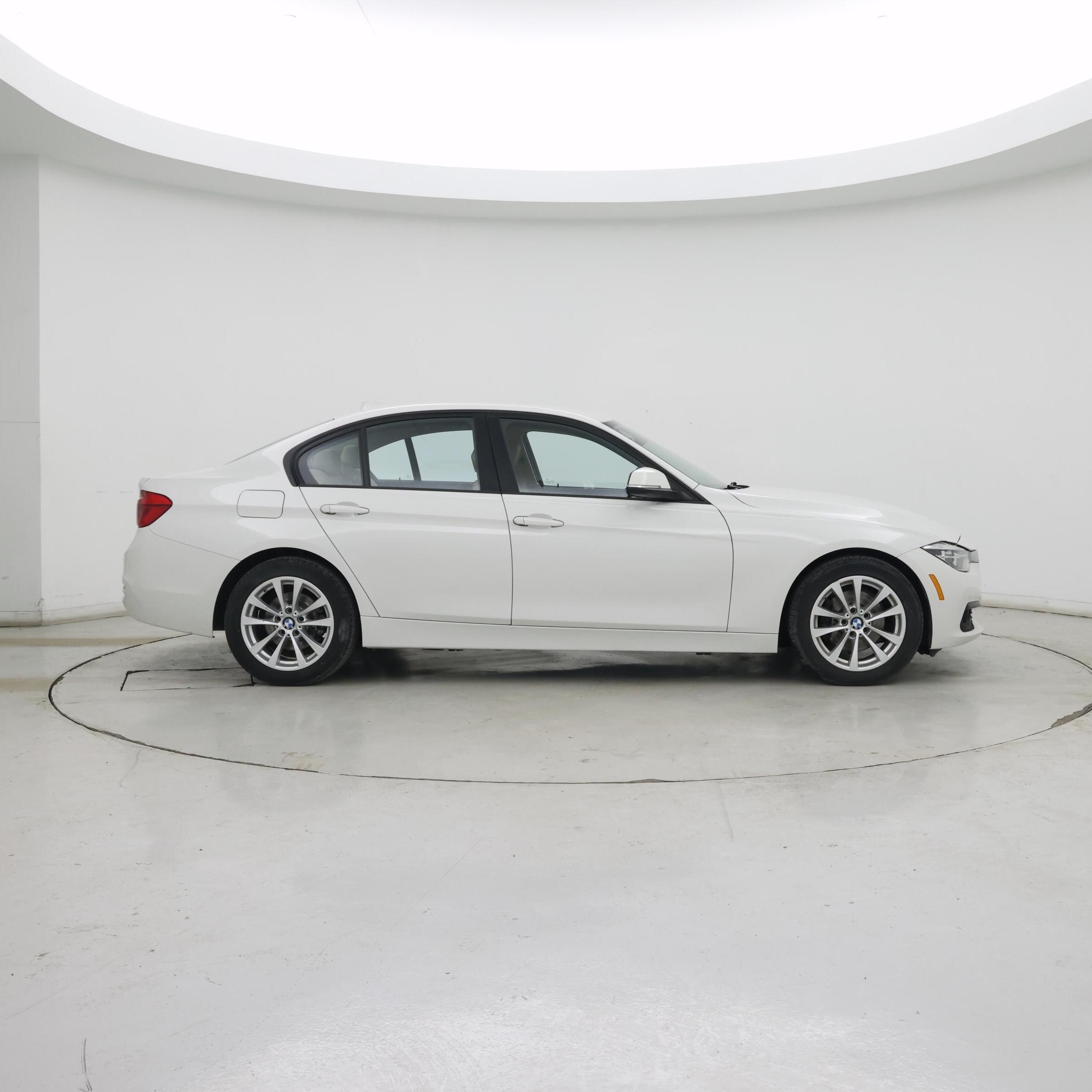 Thumbnail: 2018 BMW 3 Series - 7