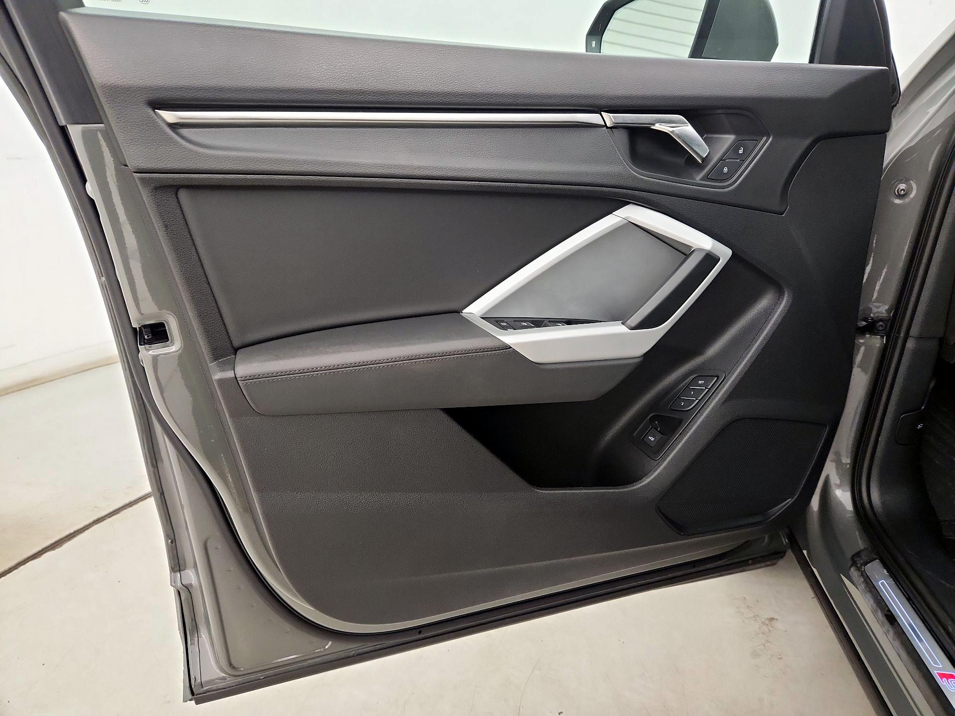 Thumbnail: 2022 Audi Q3 - 12