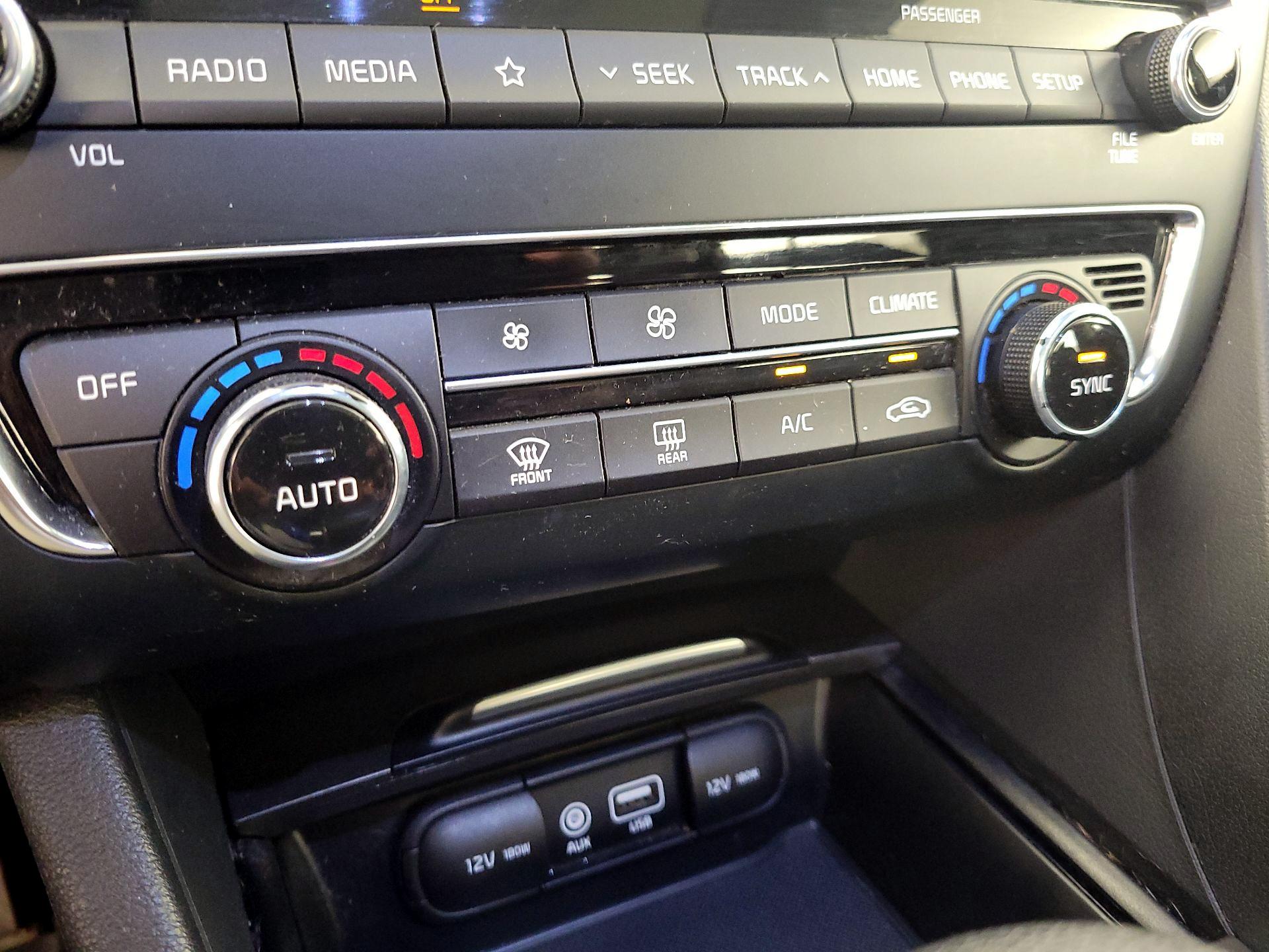 Thumbnail: 2019 Kia Optima - 16