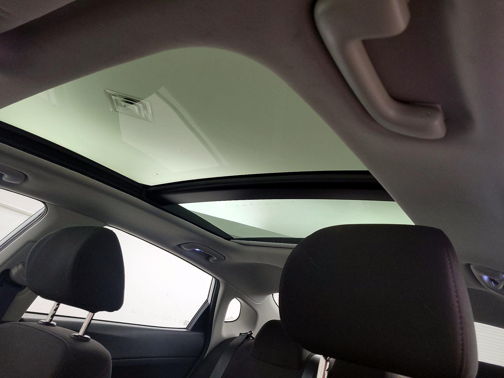 Thumbnail: 2019 Kia Optima - 19