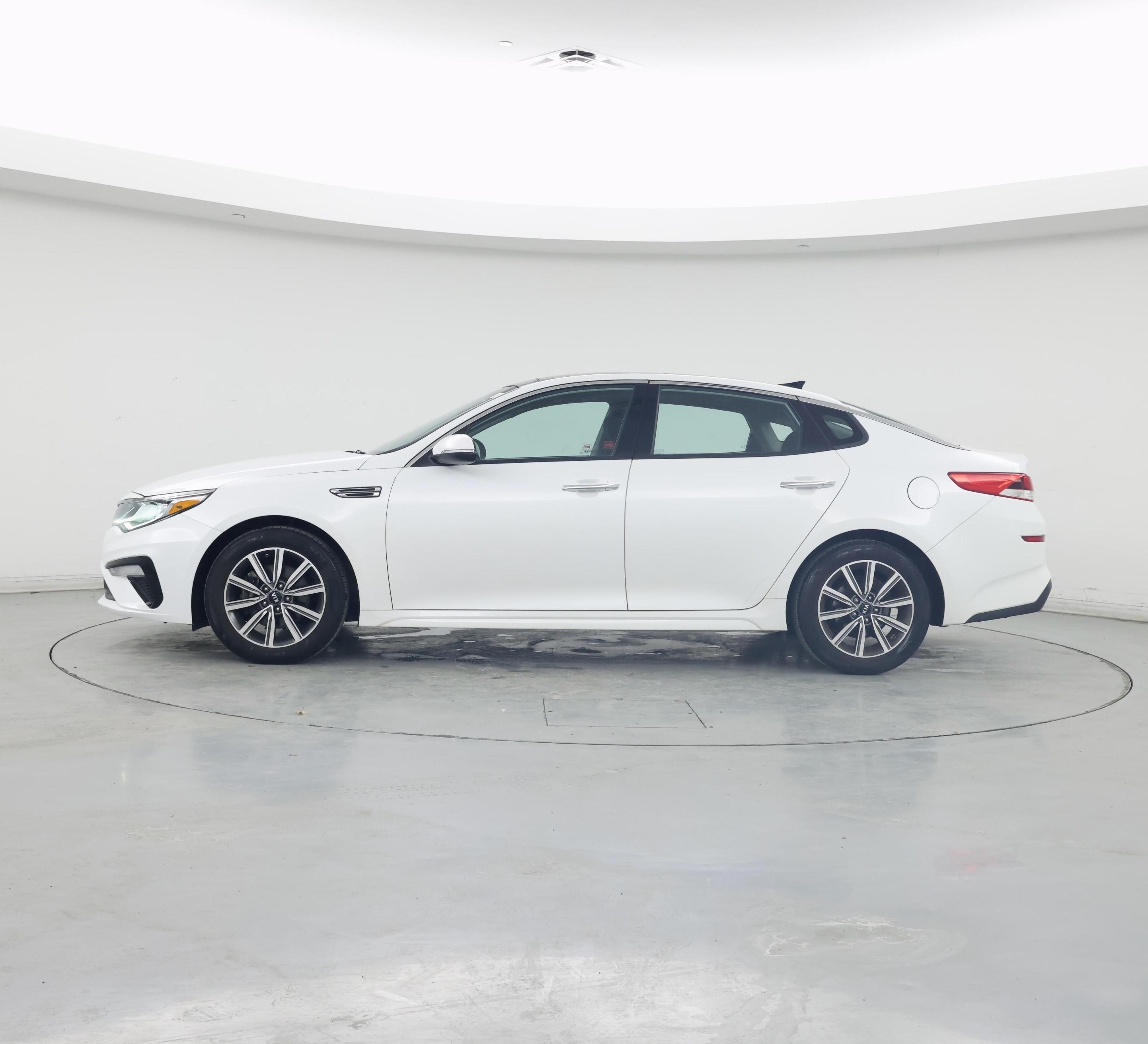 Thumbnail: 2019 Kia Optima - 3