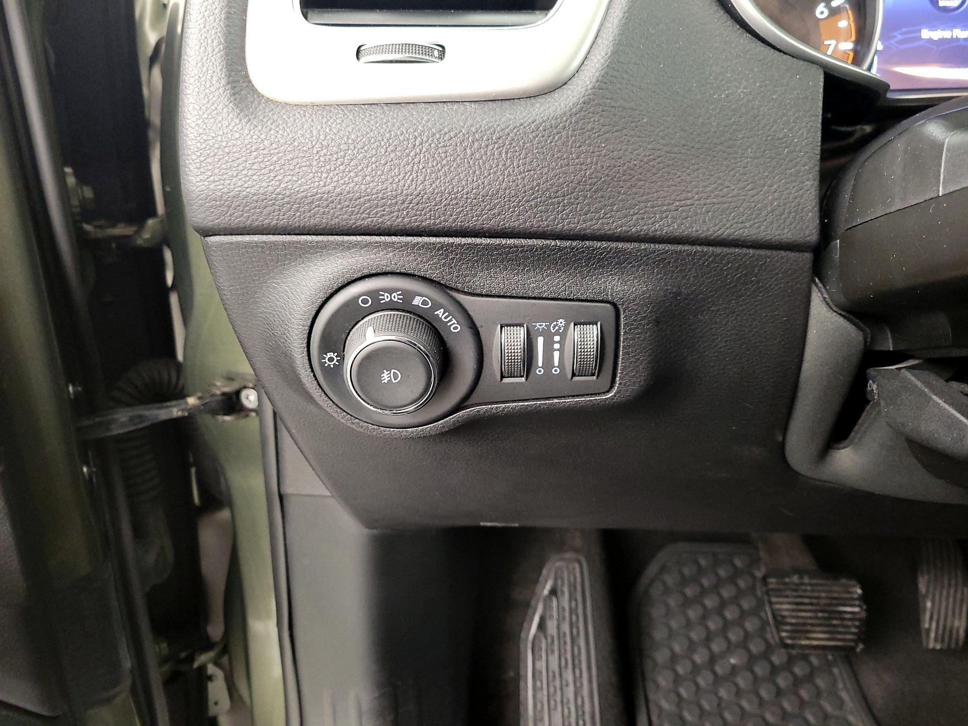 Thumbnail: 2018 Jeep Compass - 13