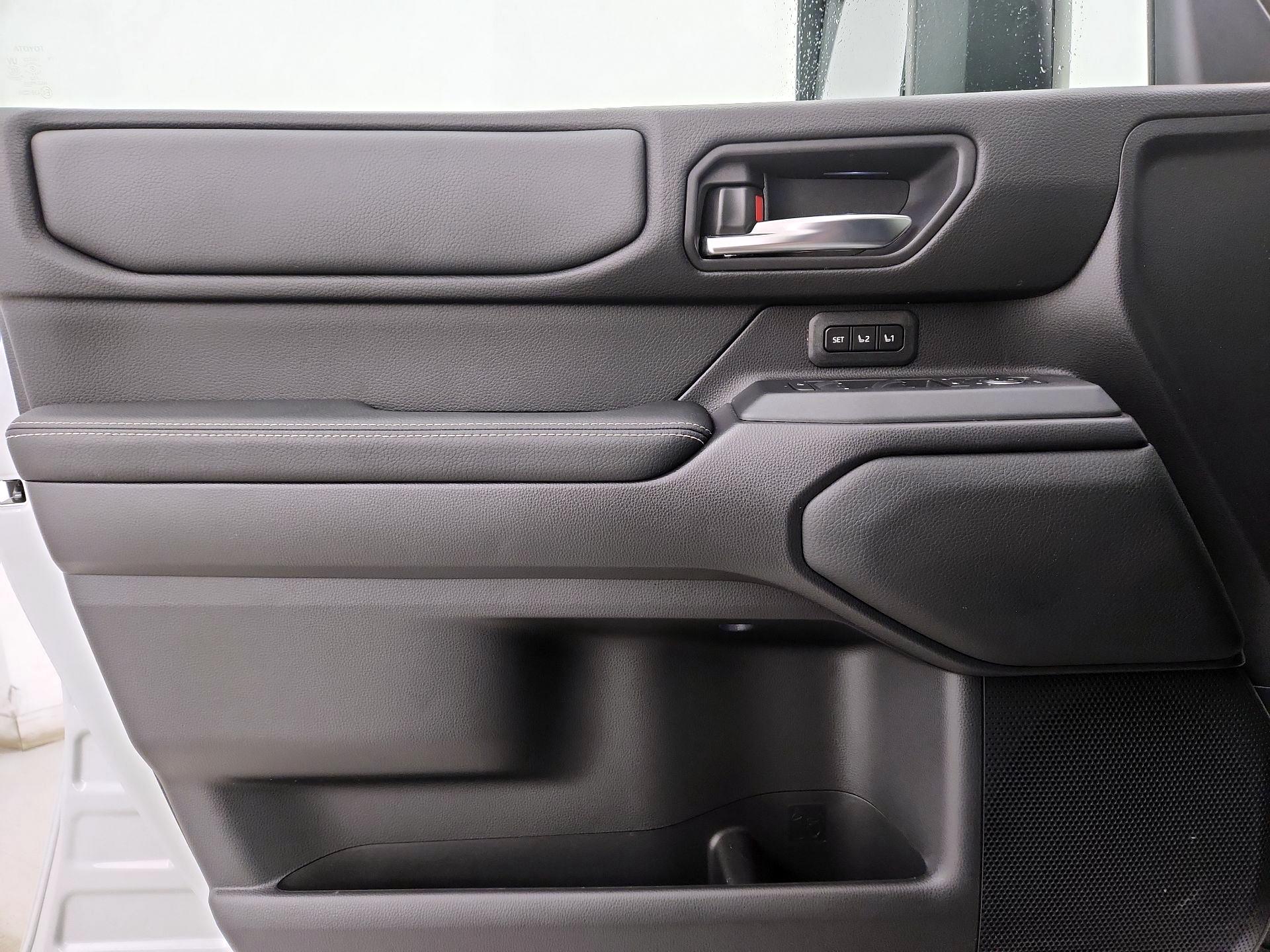 Thumbnail: 2025 Toyota Land Cruiser - 12