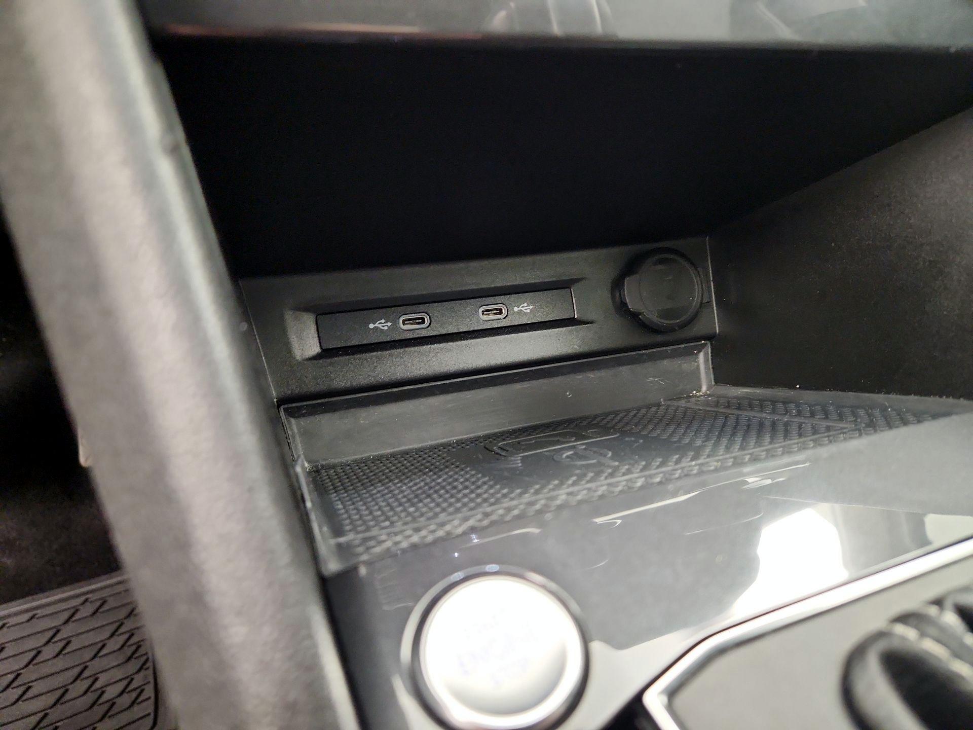 Thumbnail: 2021 Volkswagen Tiguan - 18