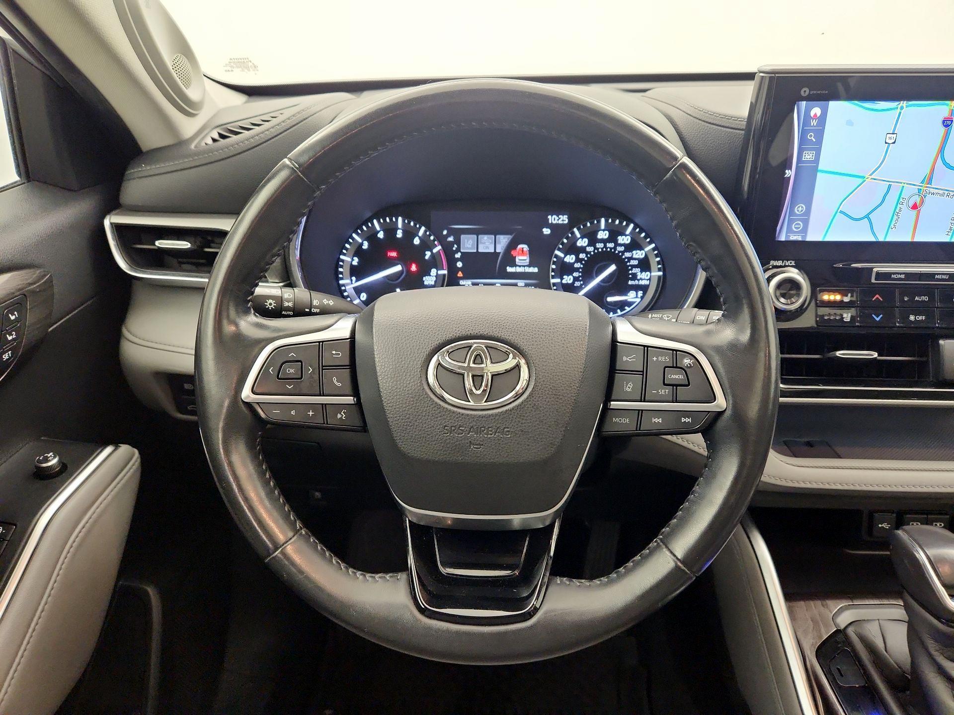 Thumbnail: 2020 Toyota Highlander - 10