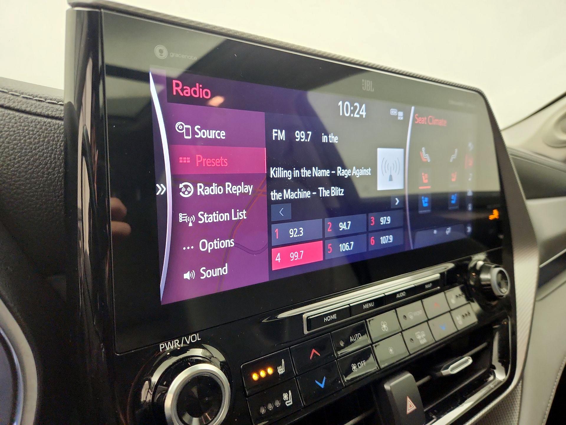 Thumbnail: 2020 Toyota Highlander - 16