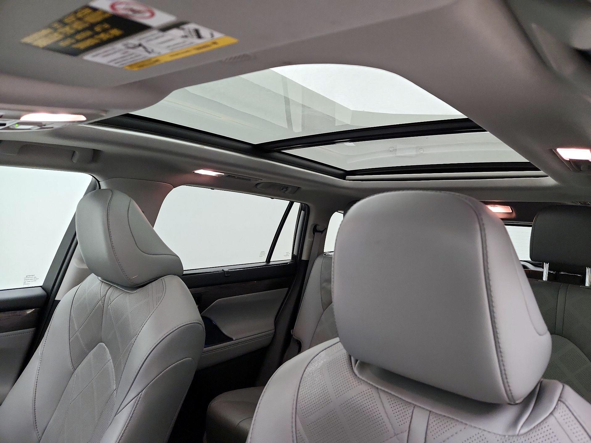 Thumbnail: 2020 Toyota Highlander - 20