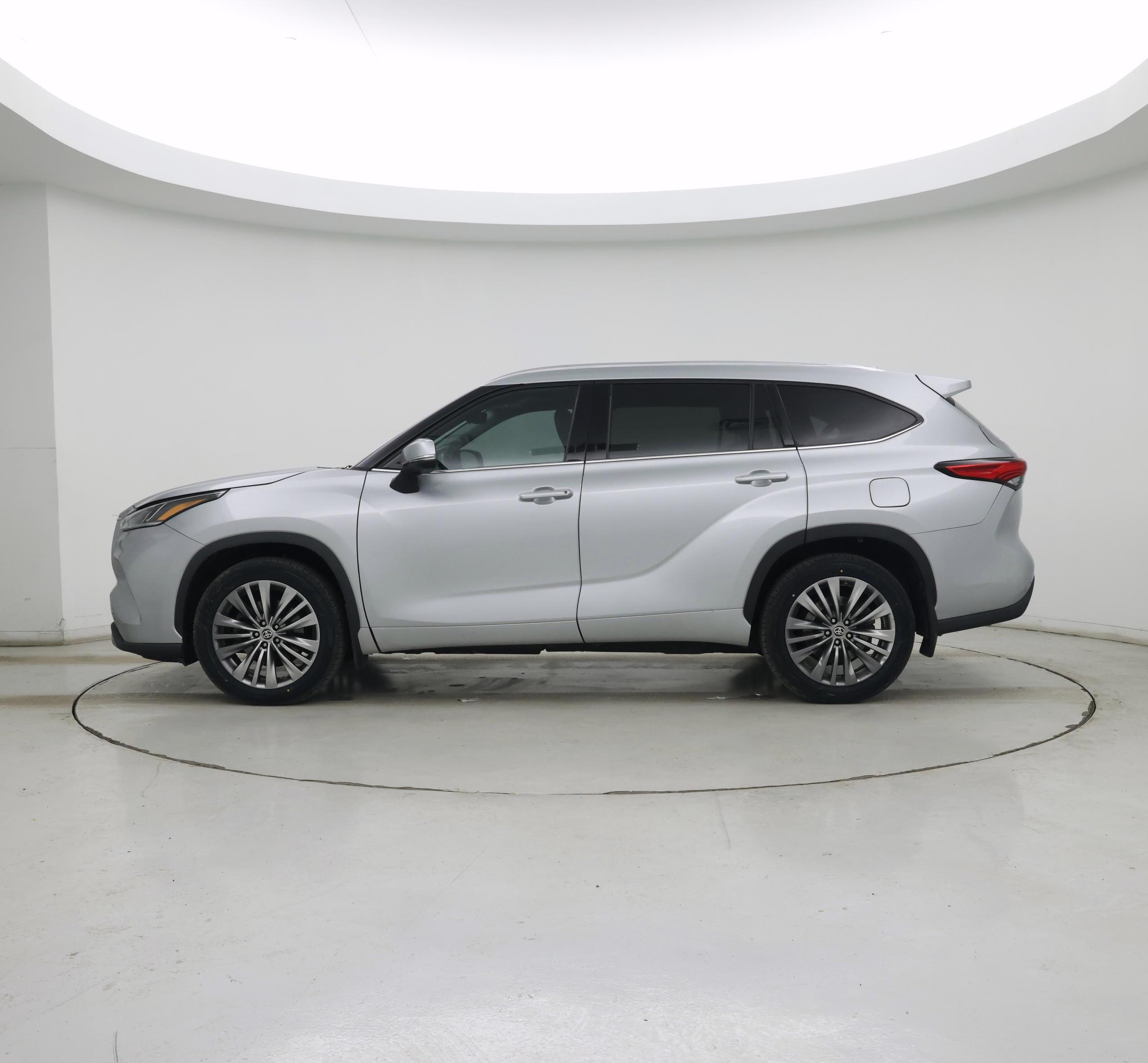 Thumbnail: 2020 Toyota Highlander - 3