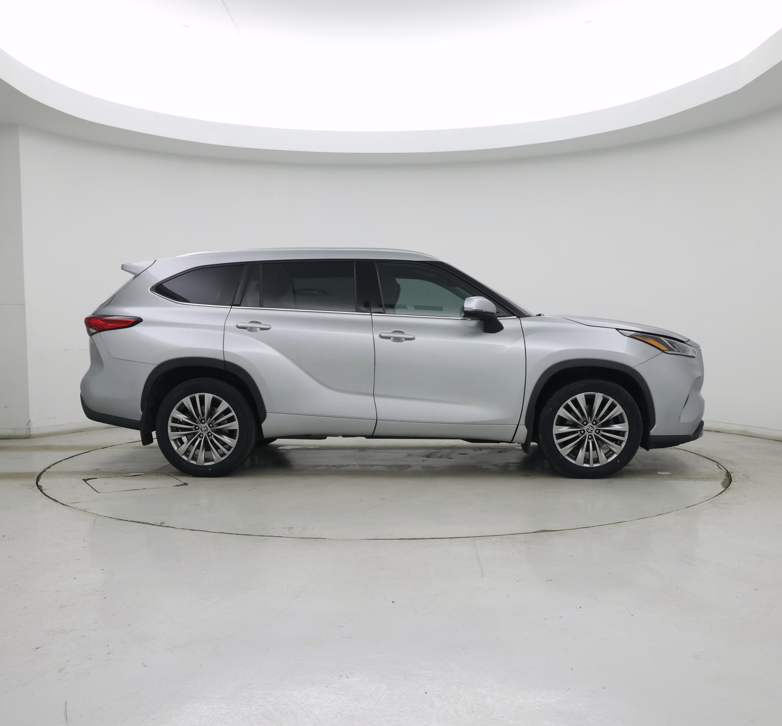 Thumbnail: 2020 Toyota Highlander - 7