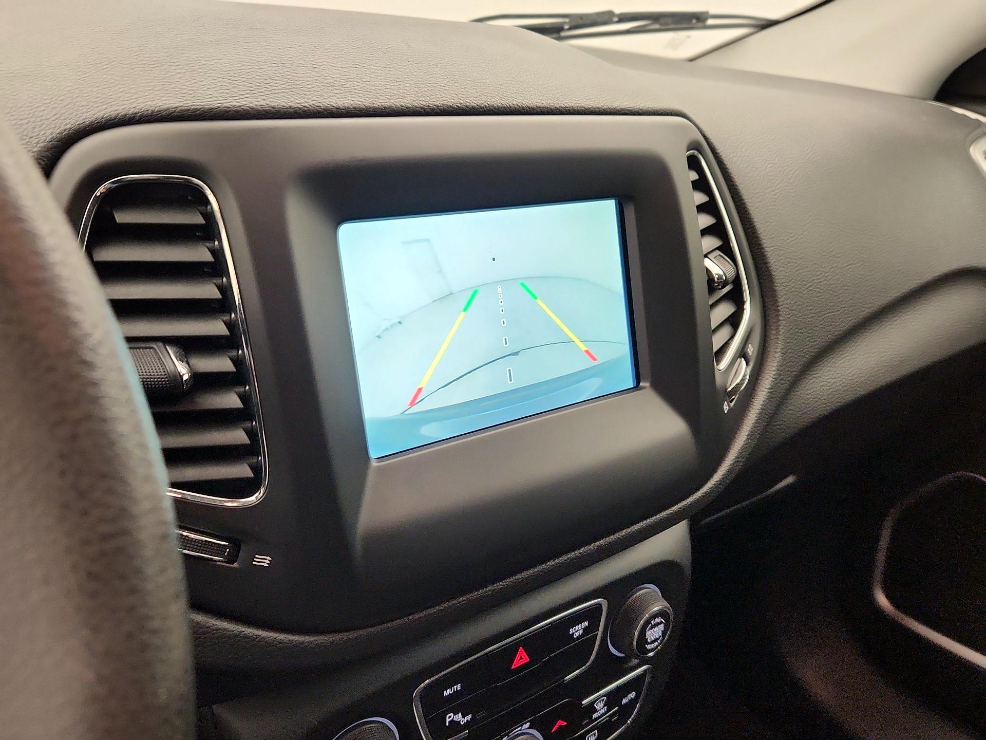 Thumbnail: 2018 Jeep Compass - 14