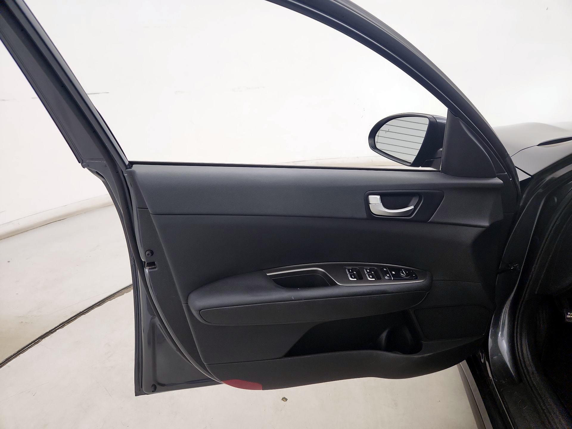 Thumbnail: 2020 Kia Optima - 12