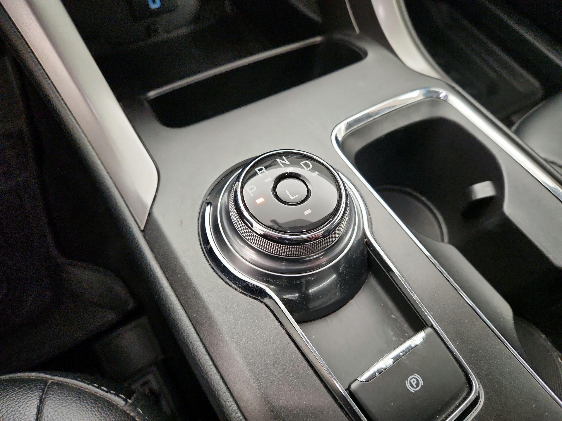 Thumbnail: 2017 Ford Fusion - 18