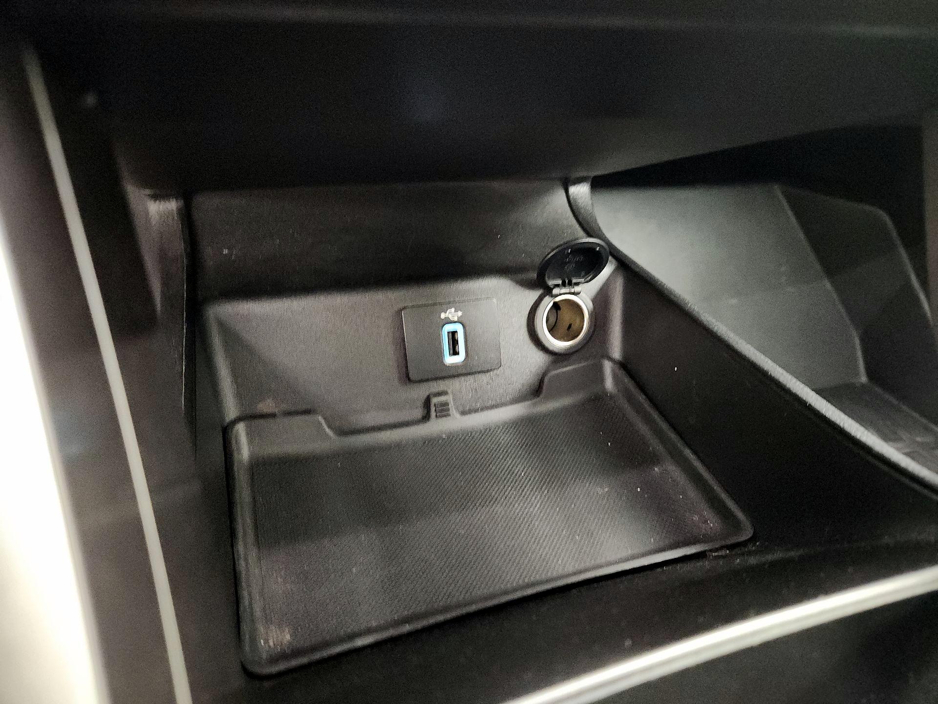 Thumbnail: 2017 Ford Fusion - 19