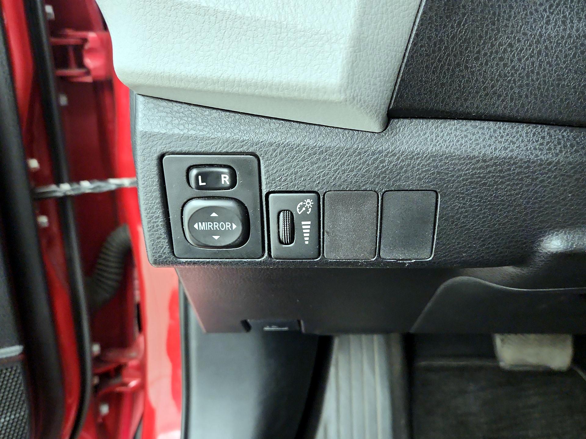 Thumbnail: 2014 Toyota Corolla - 13