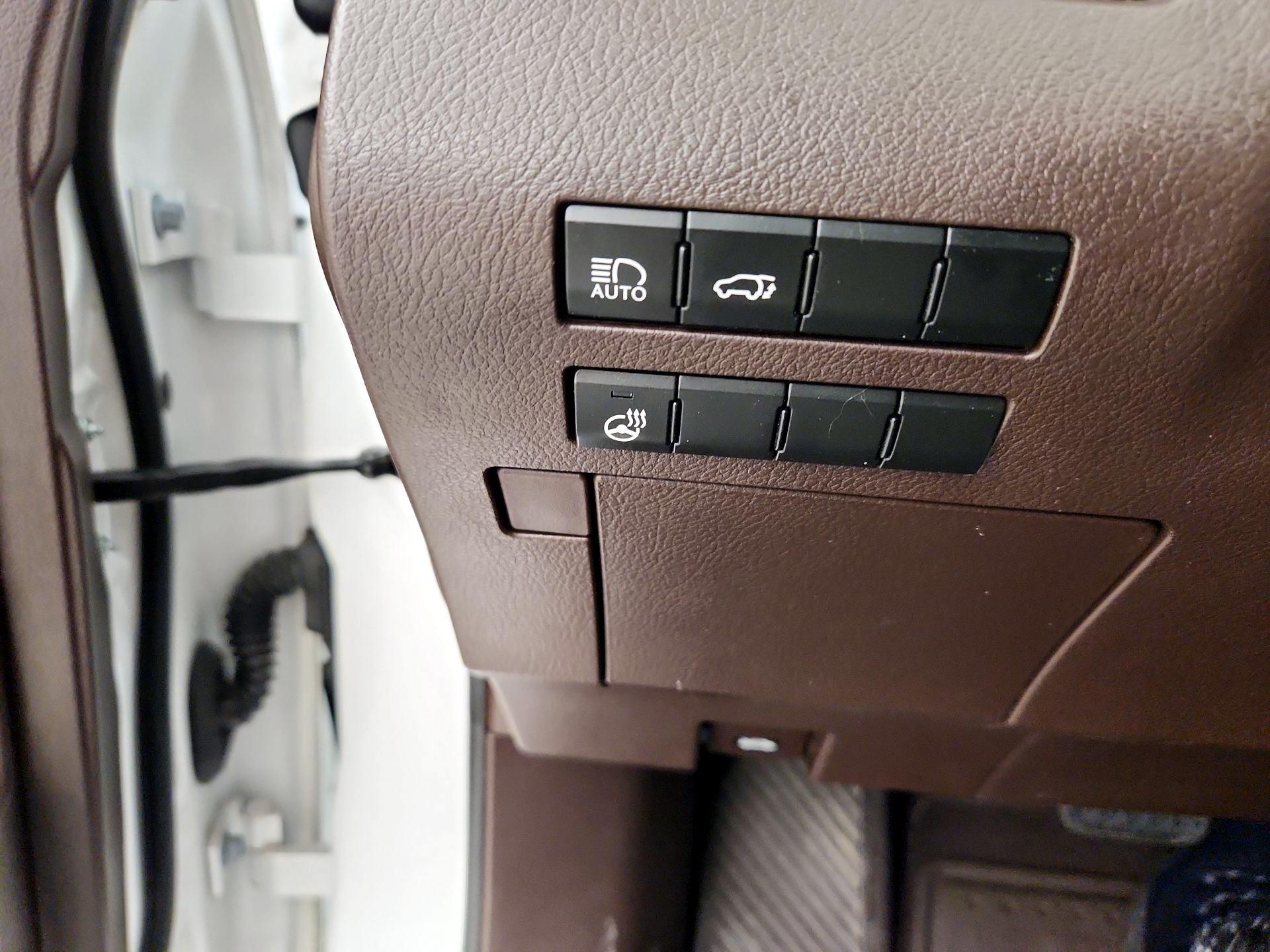 Thumbnail: 2017 Lexus RX - 13