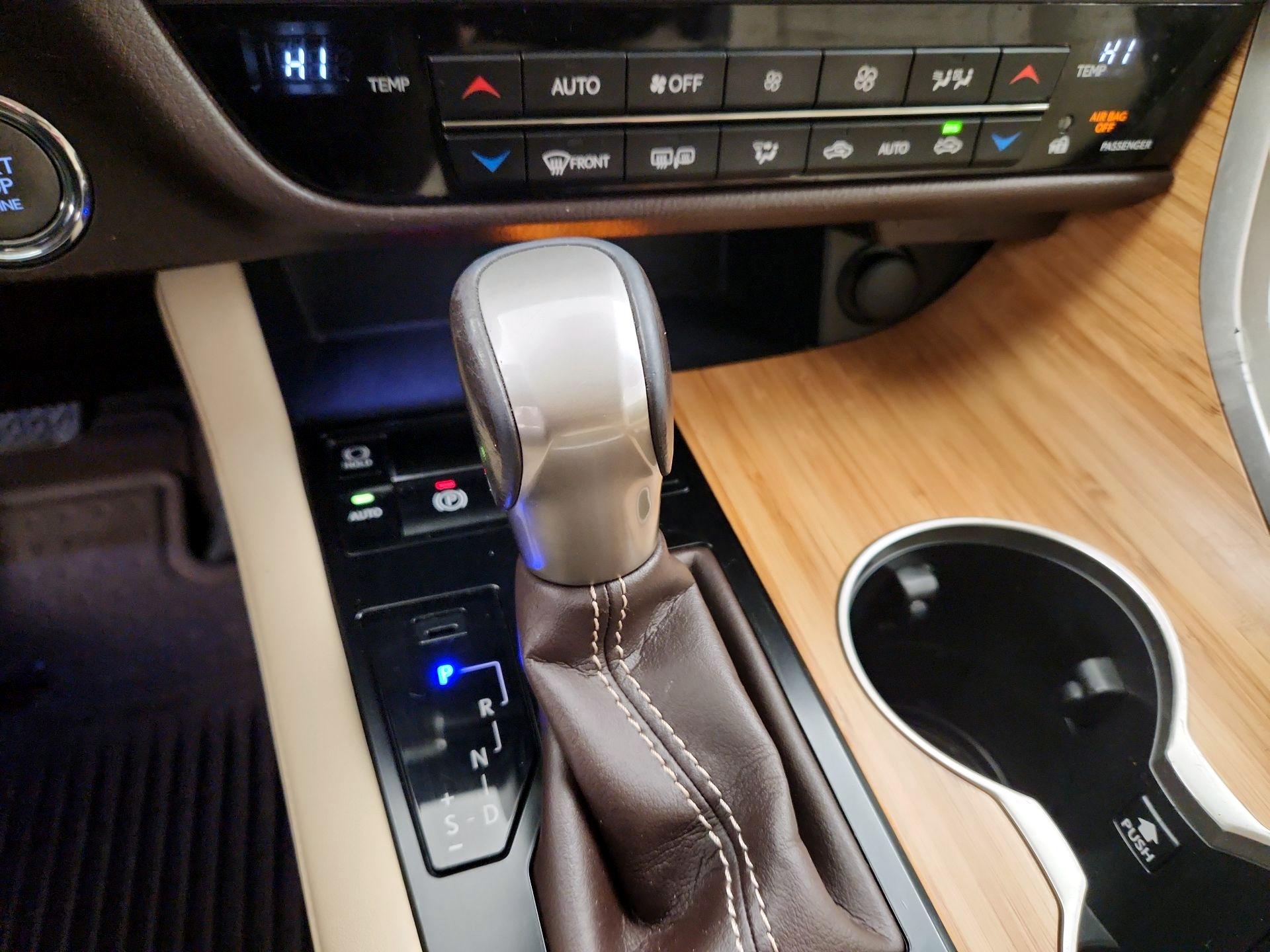 Thumbnail: 2017 Lexus RX - 18