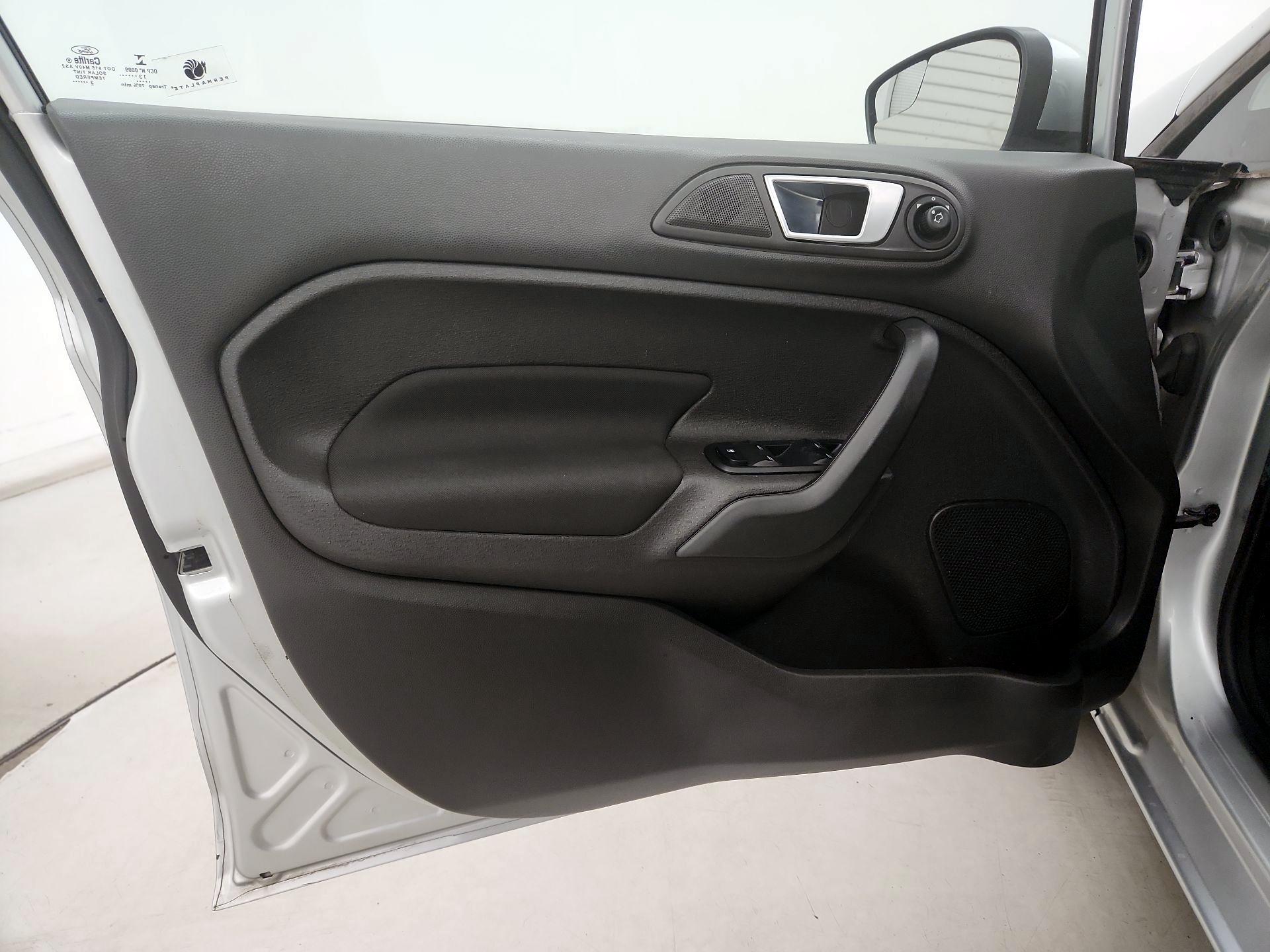 Thumbnail: 2014 Ford Fiesta - 12