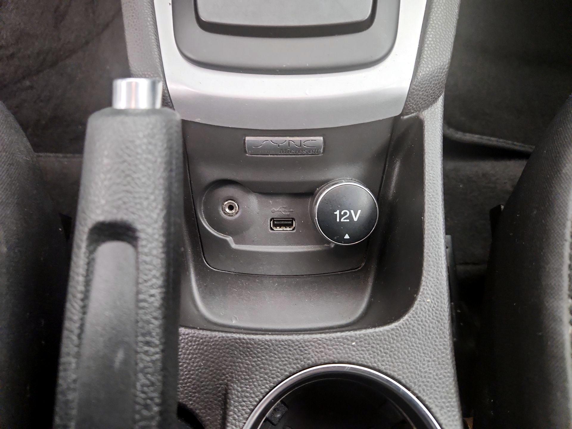 Thumbnail: 2014 Ford Fiesta - 17