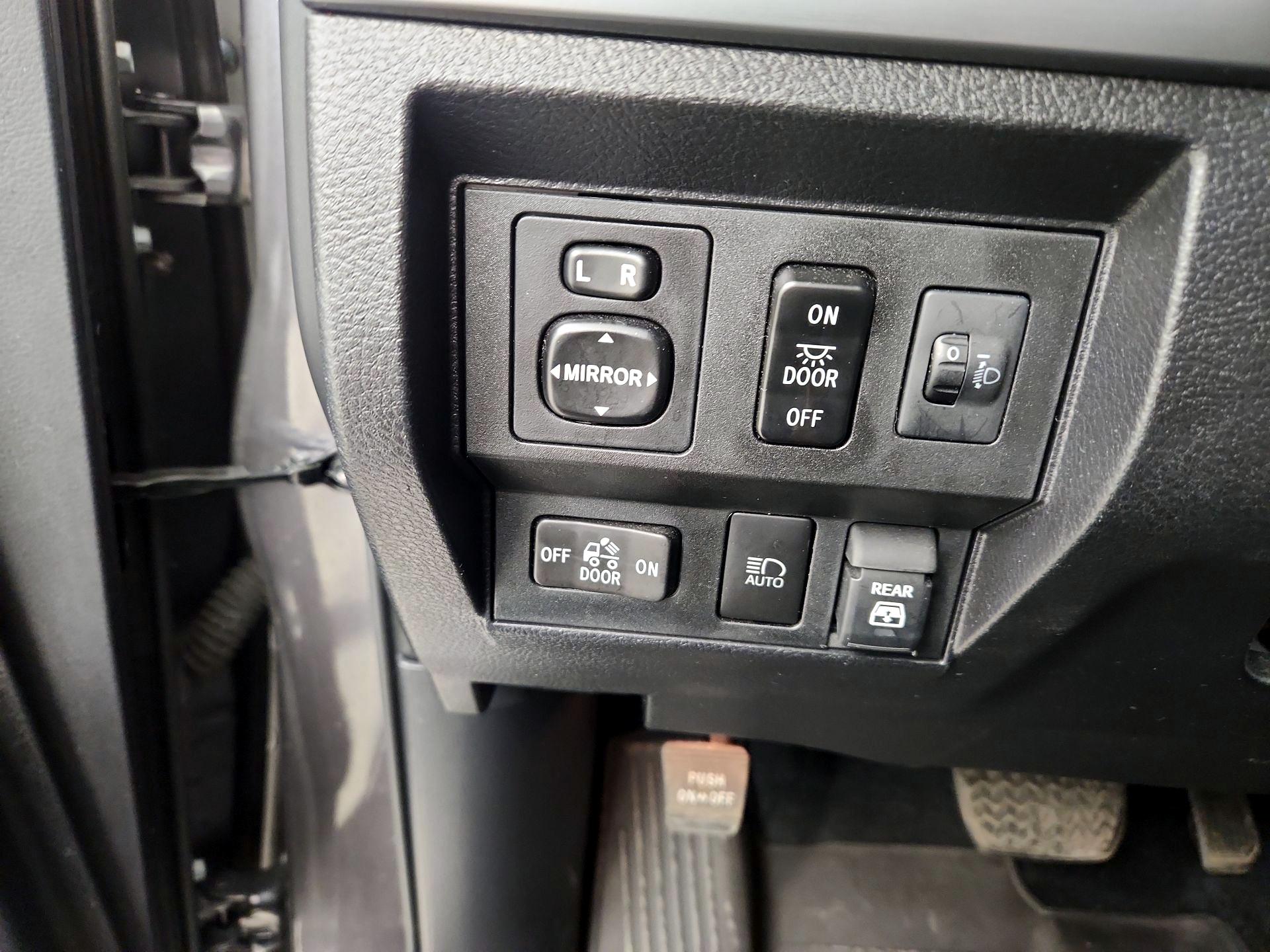 Thumbnail: 2020 Toyota Tundra - 13