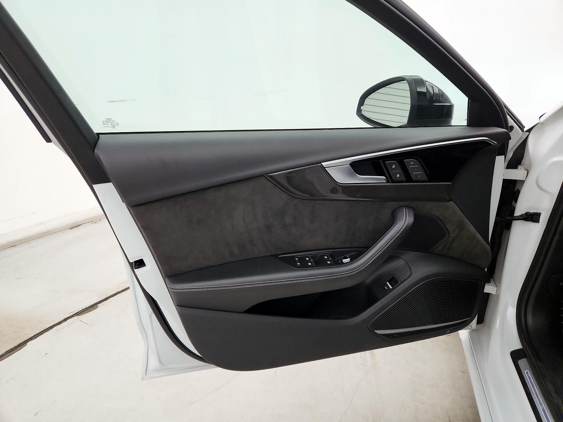 Thumbnail: 2021 Audi S4 - 12