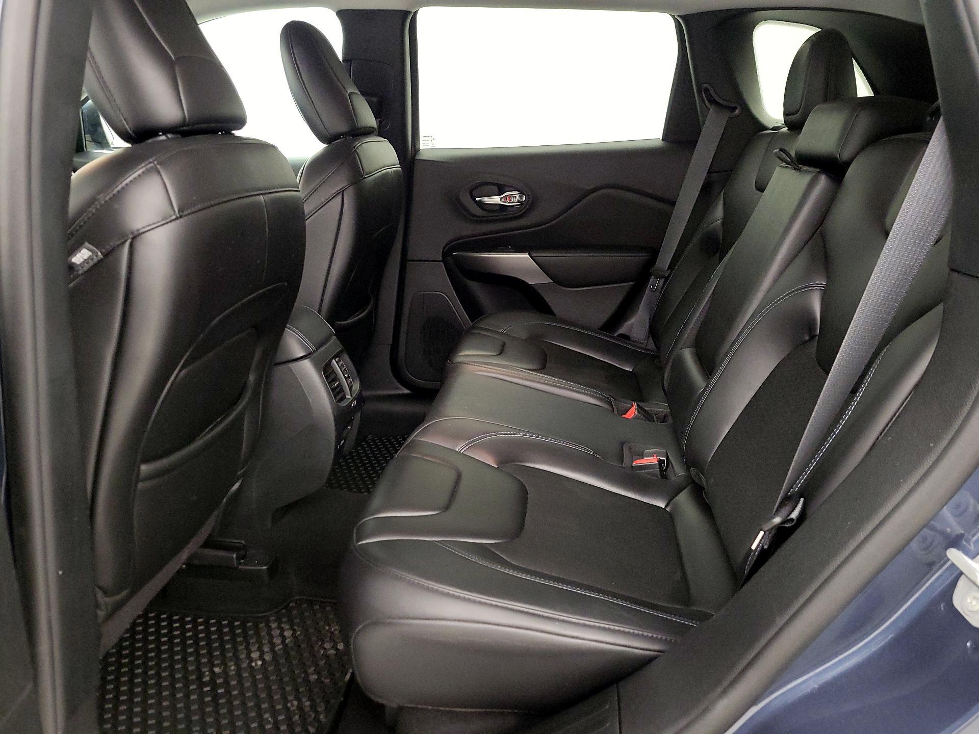 Thumbnail: 2019 Jeep Cherokee - 19