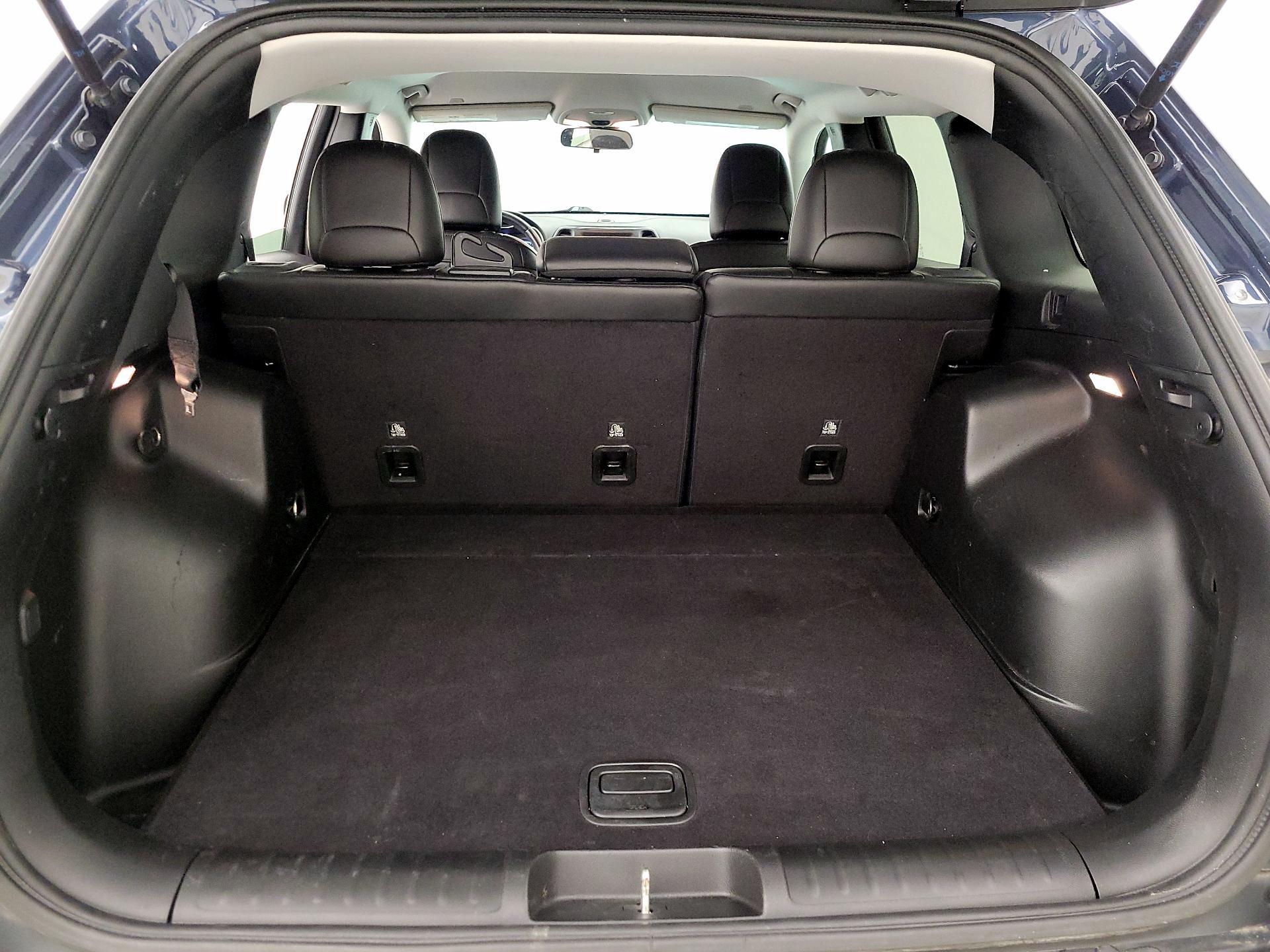 Thumbnail: 2019 Jeep Cherokee - 20